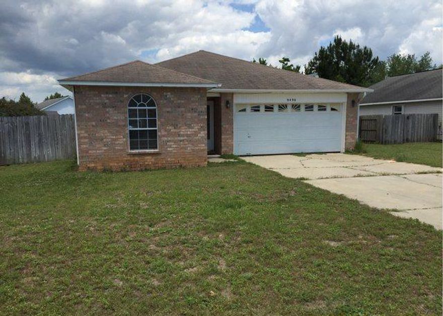 REO... Charming 3 Bd / 2 Ba home will make great starter home... Fresh paint, new stove / oven, dishwasher & carpet. The living room offers vaulted ceilings, plant ledges & has access to large fenced back yard.