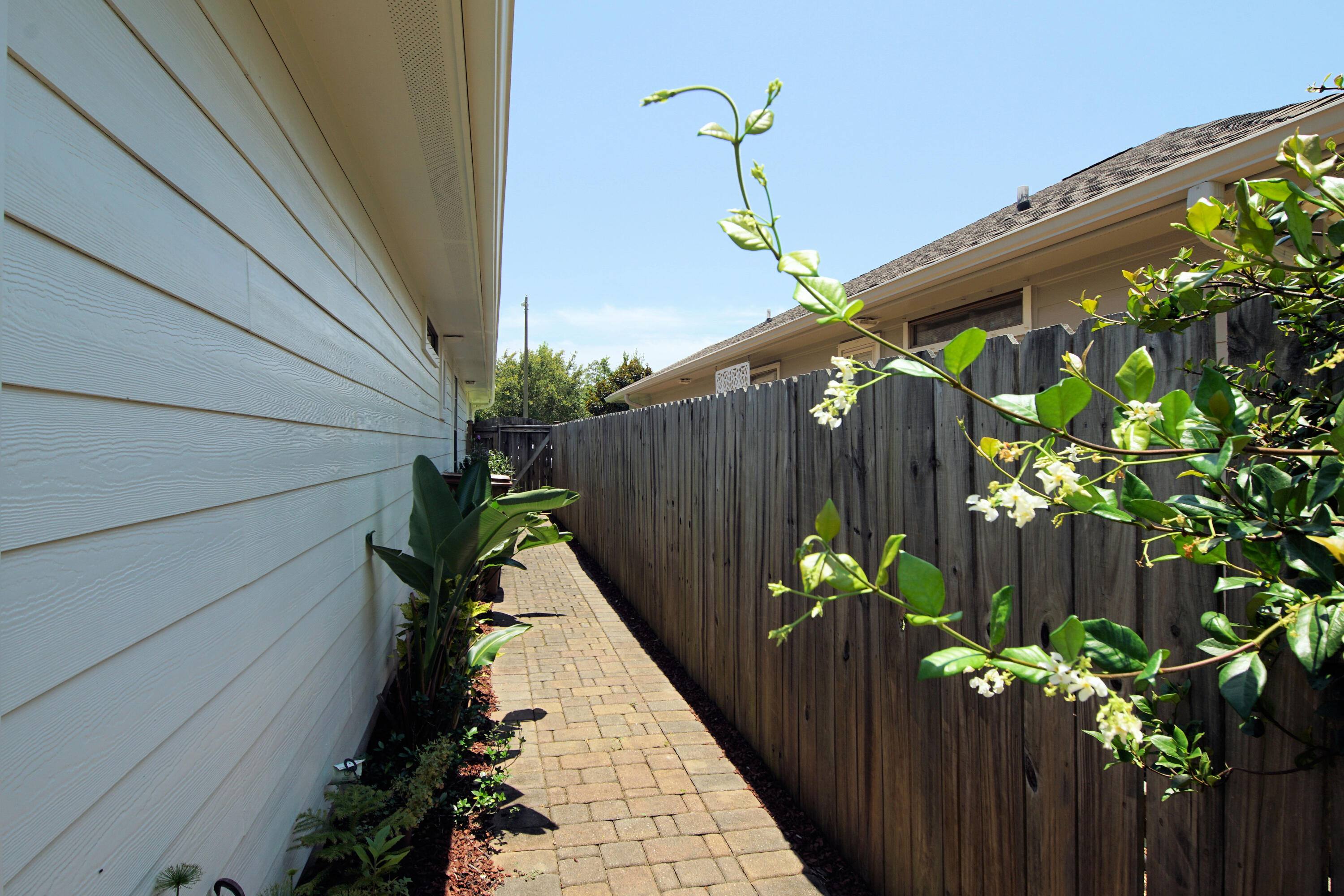 COTTAGES AT EAST RIVER - Residential