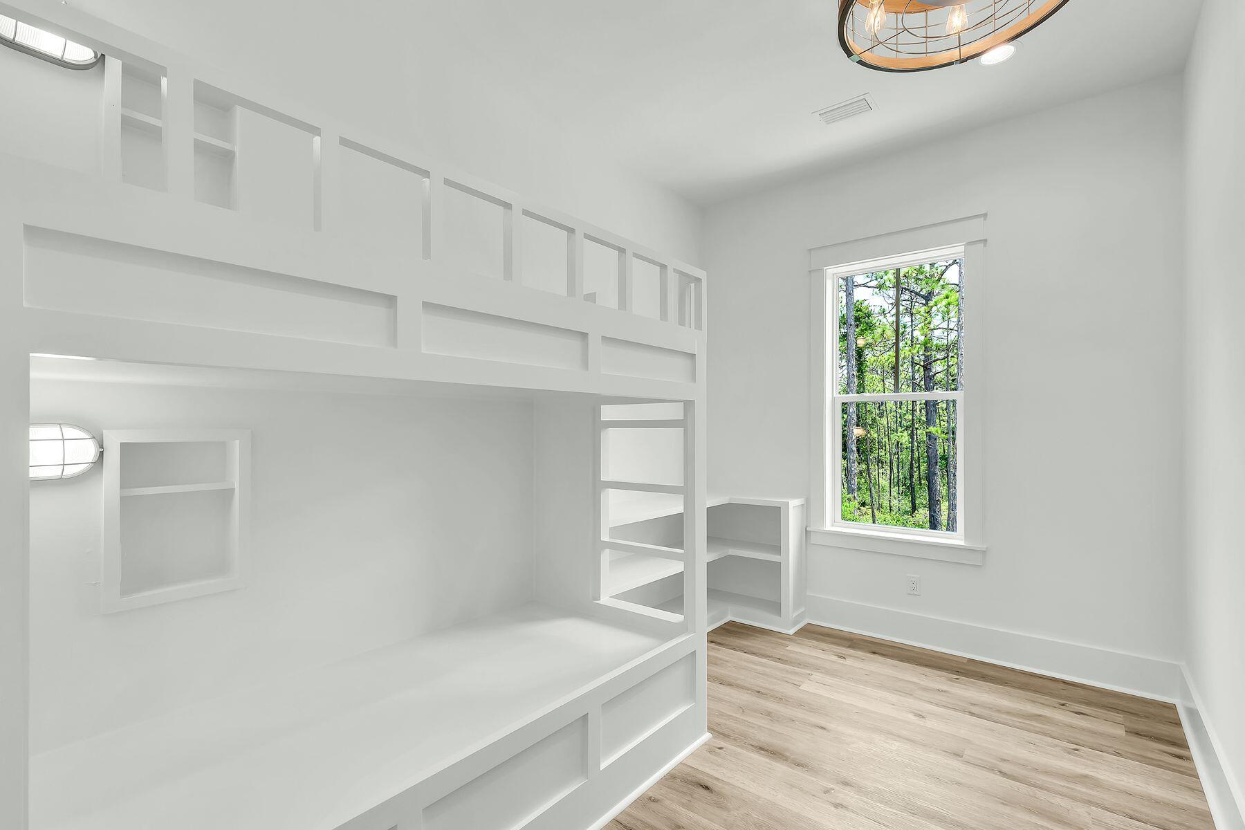TREETOP VILLAGE - Residential