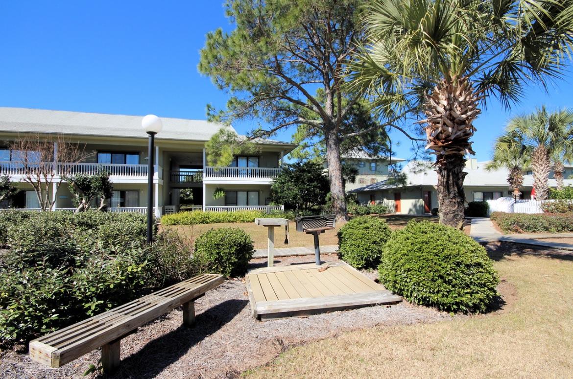 BEACHWOOD VILLAS CONDO - Residential