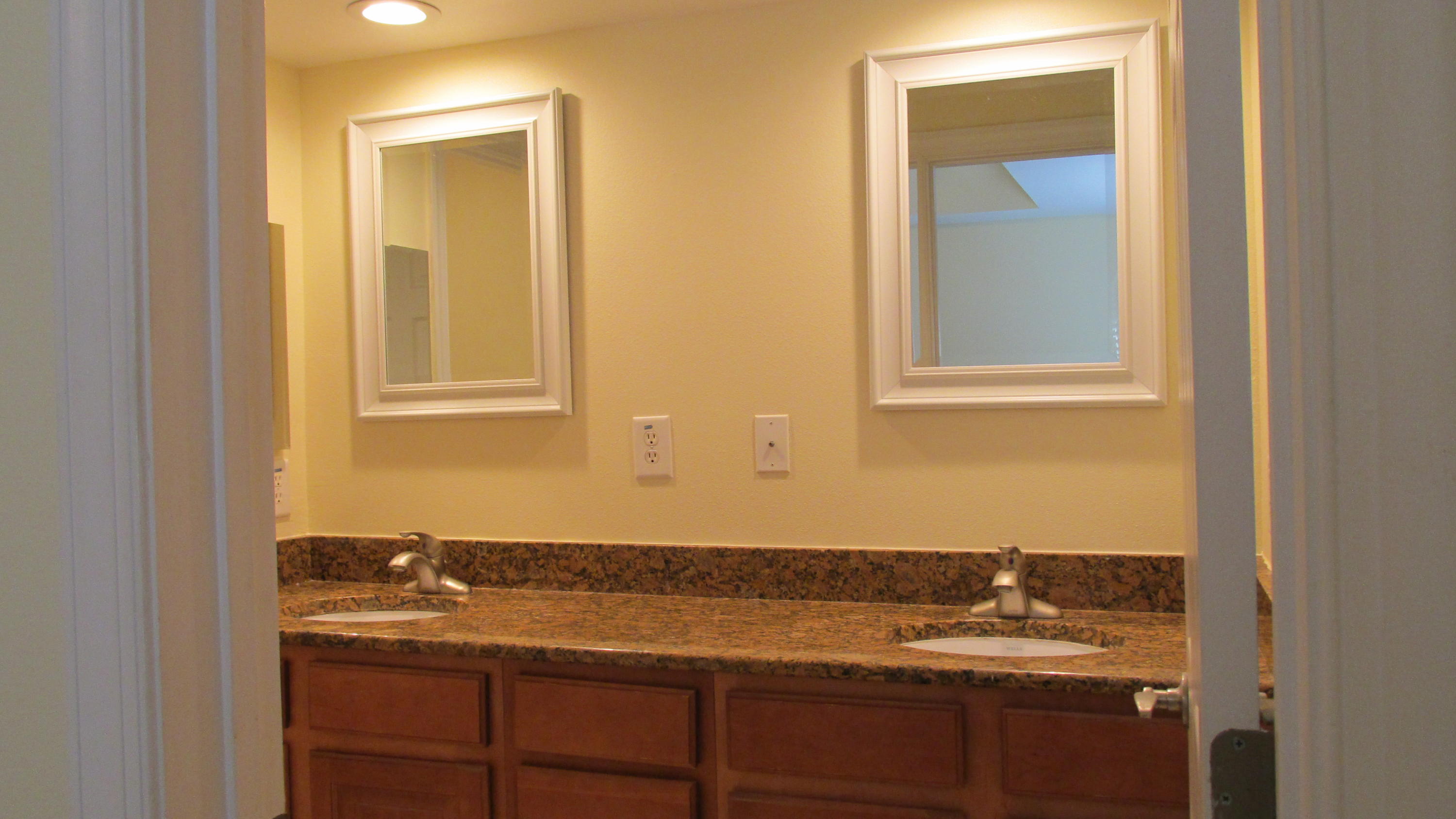 EAGLE BAY - Residential Lease