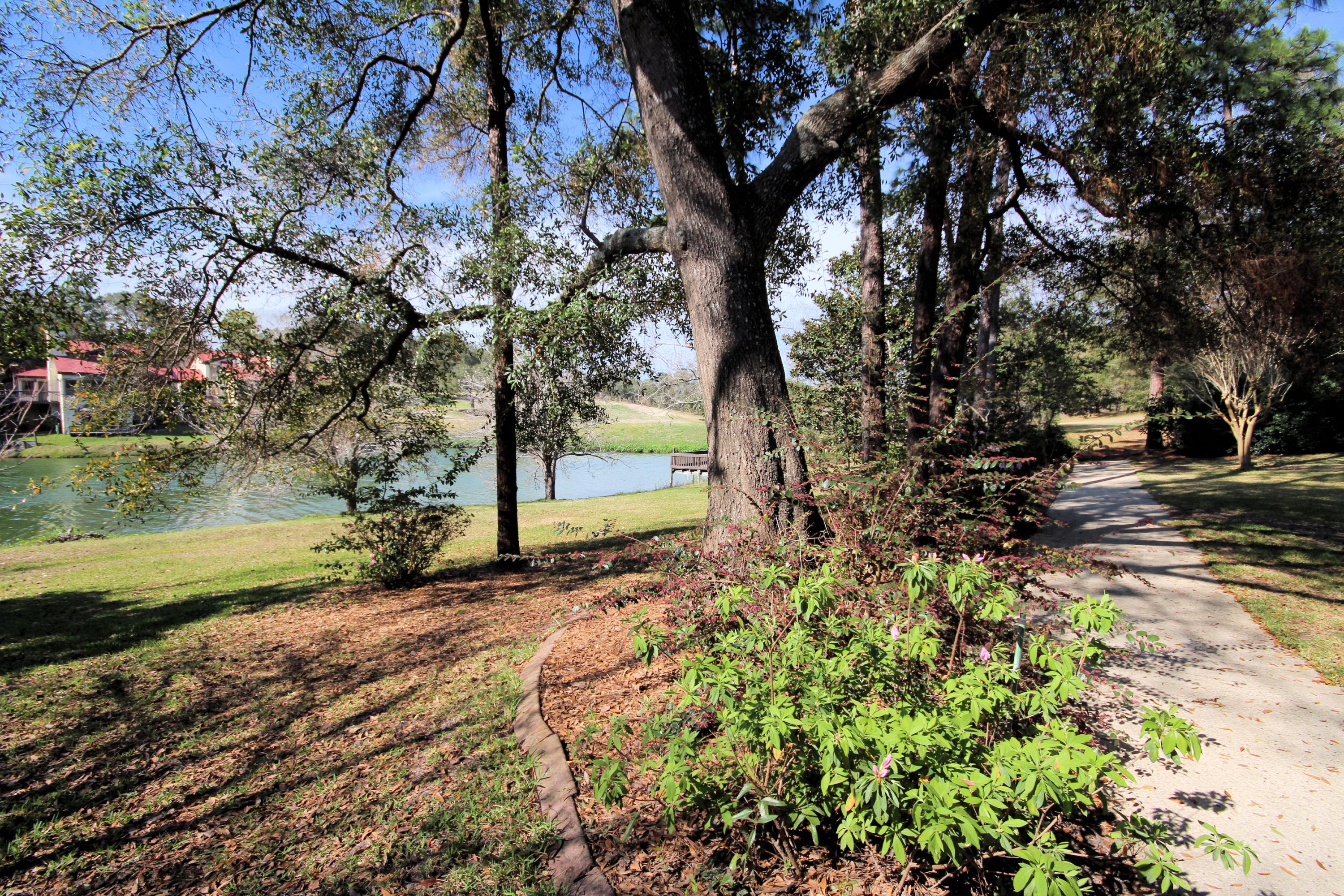 ROCKY BAYOU COUNTRY CLUB ESTATES 3,Lot 28 - Residential