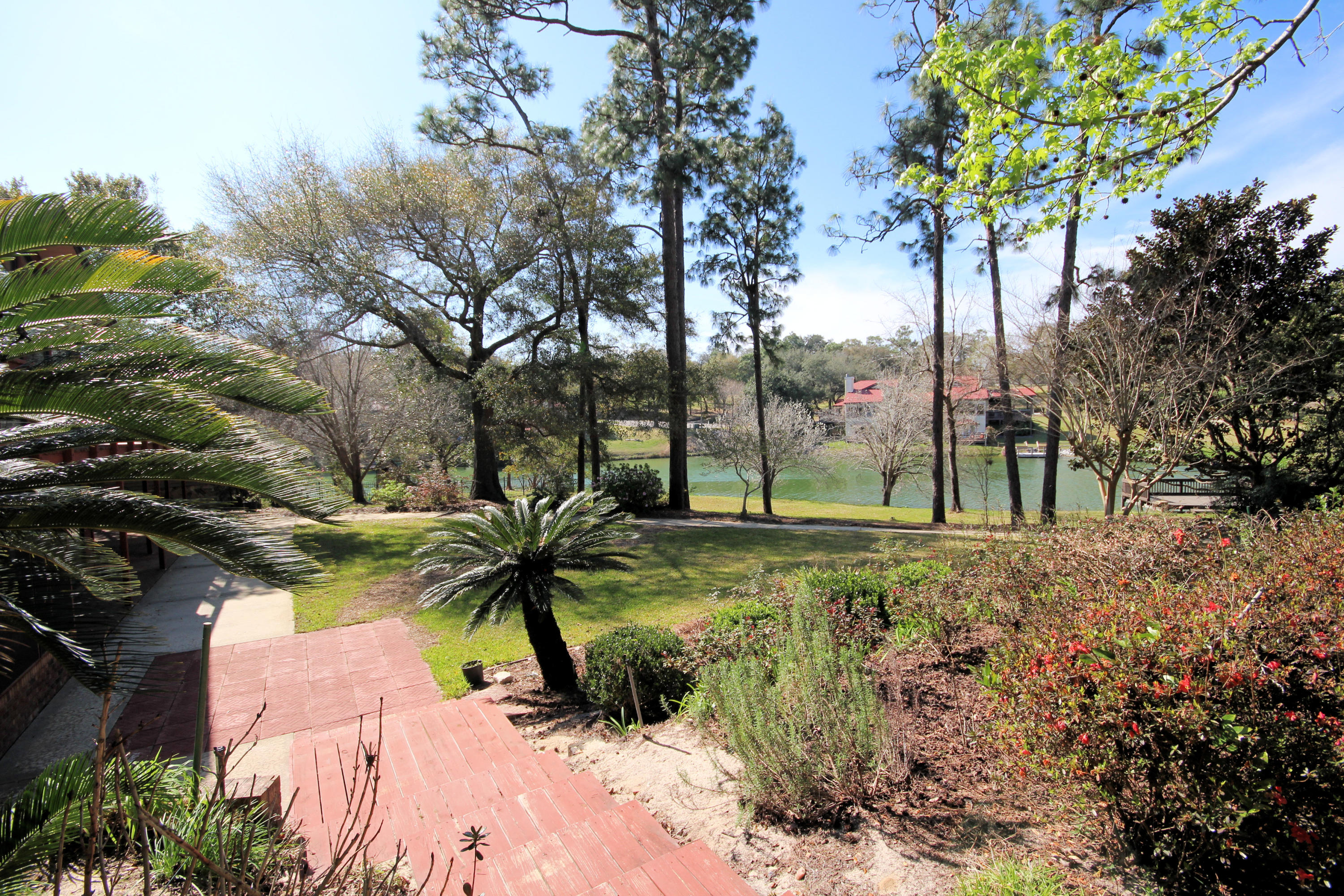 ROCKY BAYOU COUNTRY CLUB ESTATES 3,Lot 28 - Residential