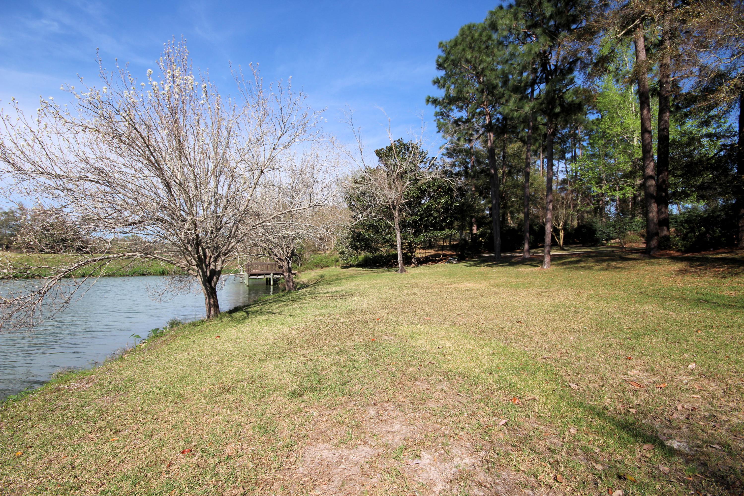 ROCKY BAYOU COUNTRY CLUB ESTATES 3,Lot 28 - Residential