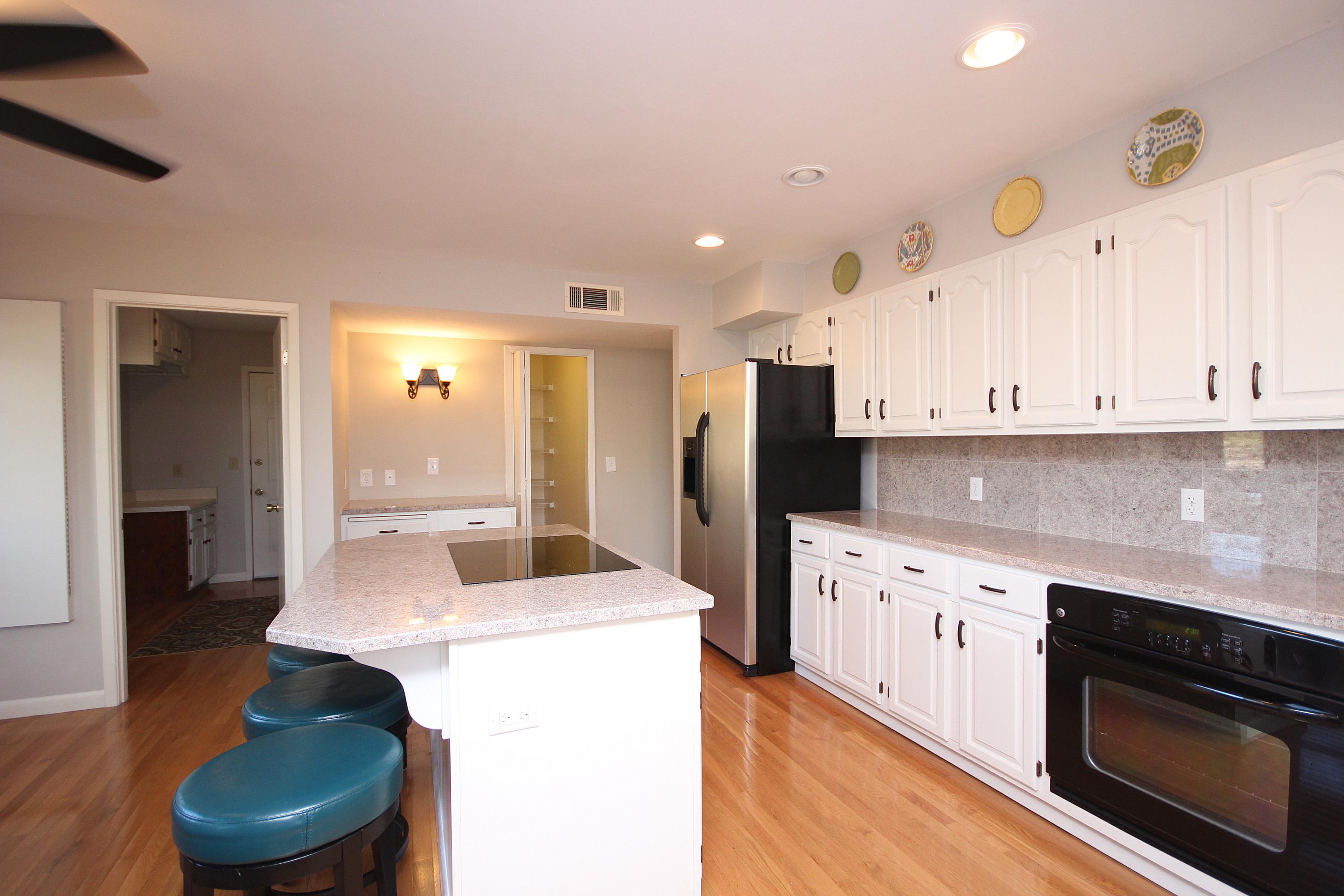 ROCKY BAYOU COUNTRY CLUB ESTATES 3,Lot 28 - Residential