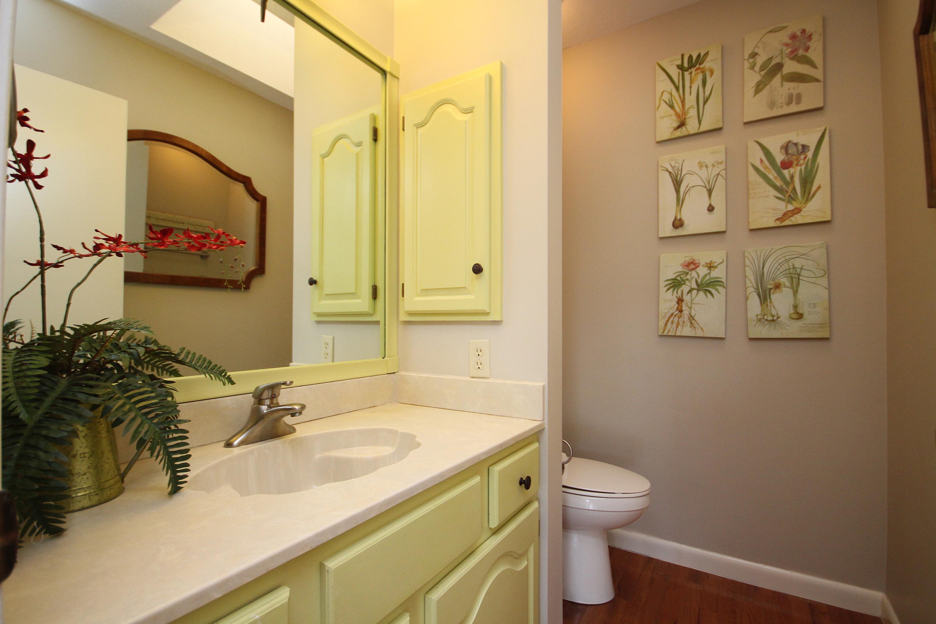 ROCKY BAYOU COUNTRY CLUB ESTATES 3,Lot 28 - Residential