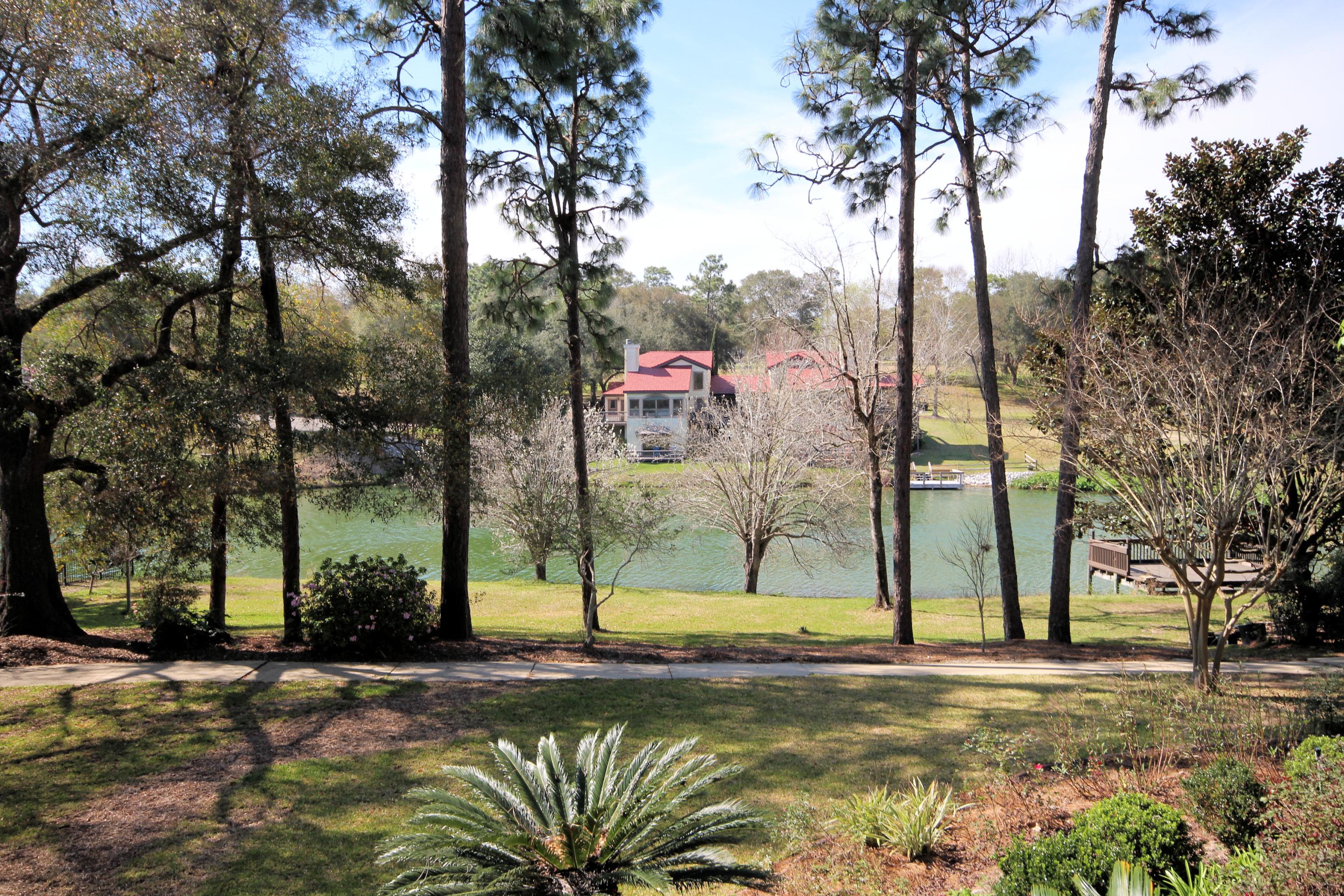 ROCKY BAYOU COUNTRY CLUB ESTATES 3,Lot 28 - Residential