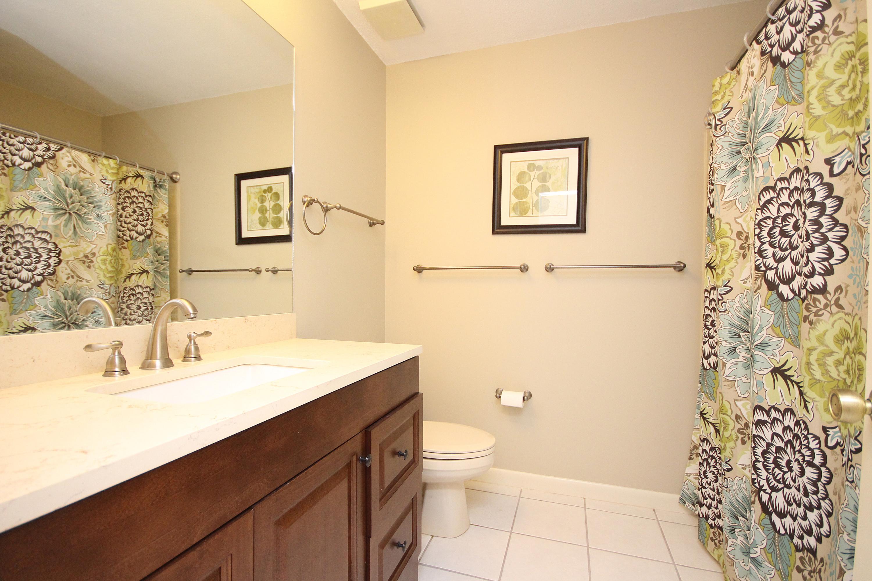 ROCKY BAYOU COUNTRY CLUB ESTATES 3,Lot 28 - Residential