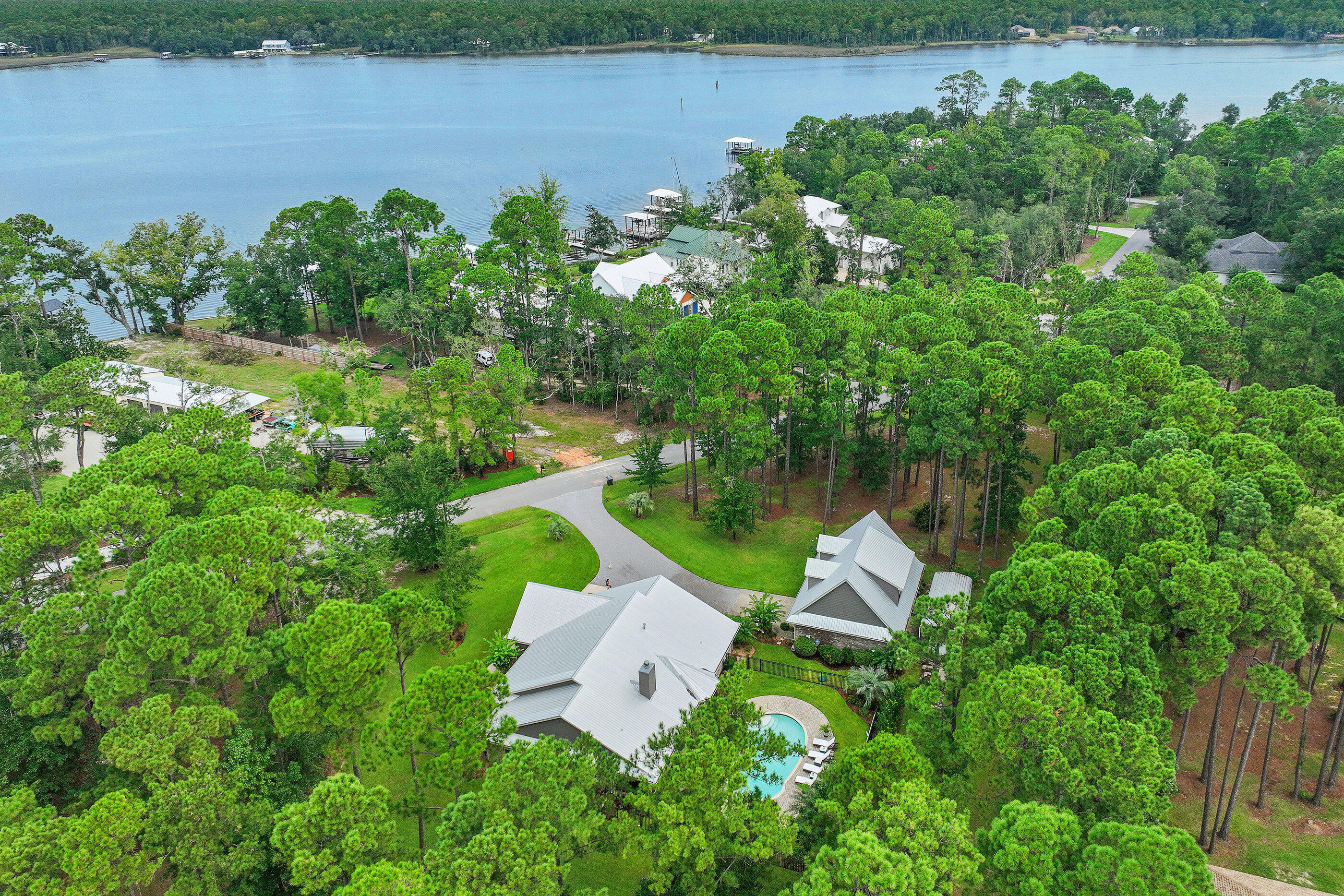 BAY GROVE - Residential