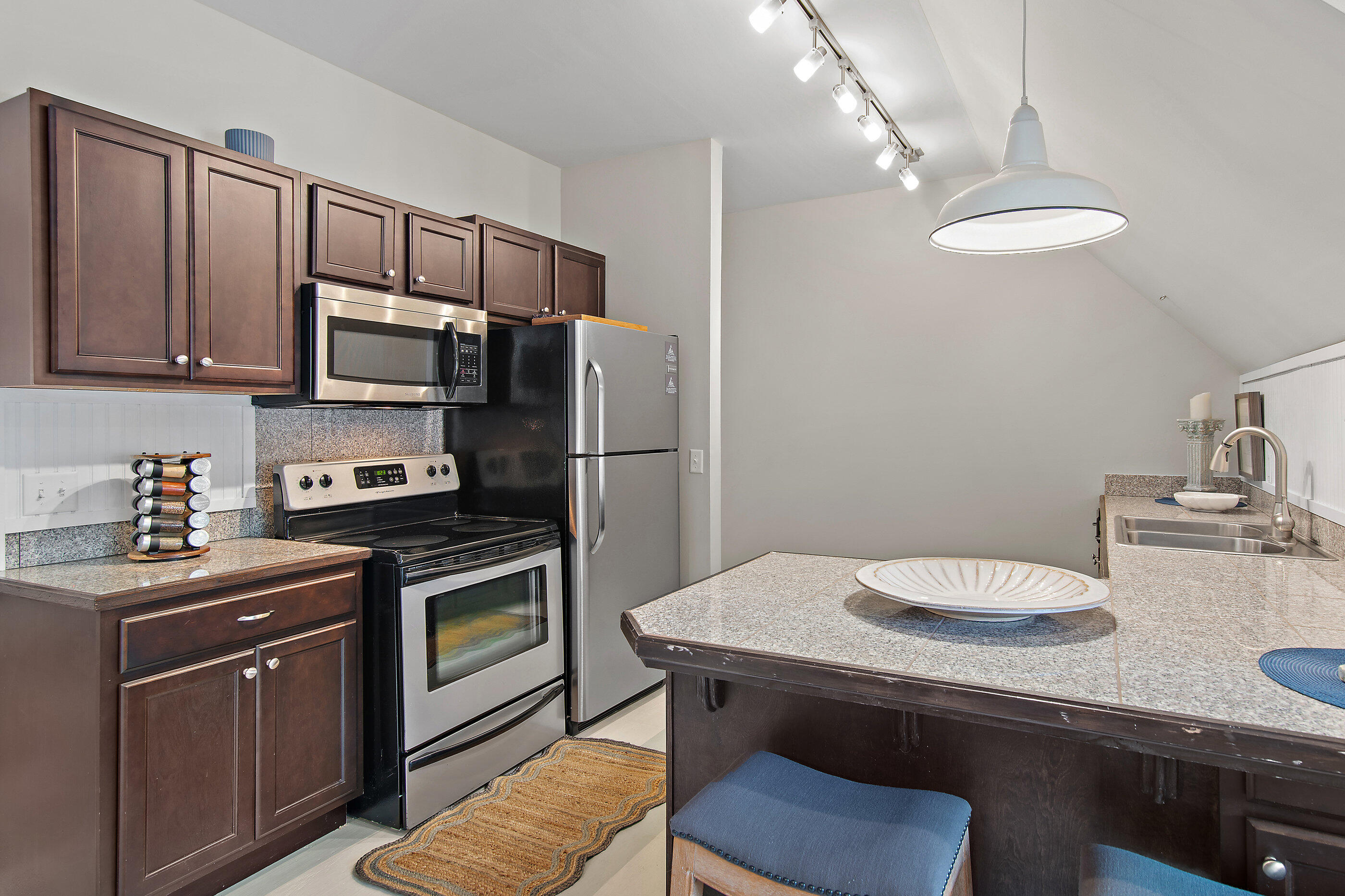 BAY GROVE - Residential