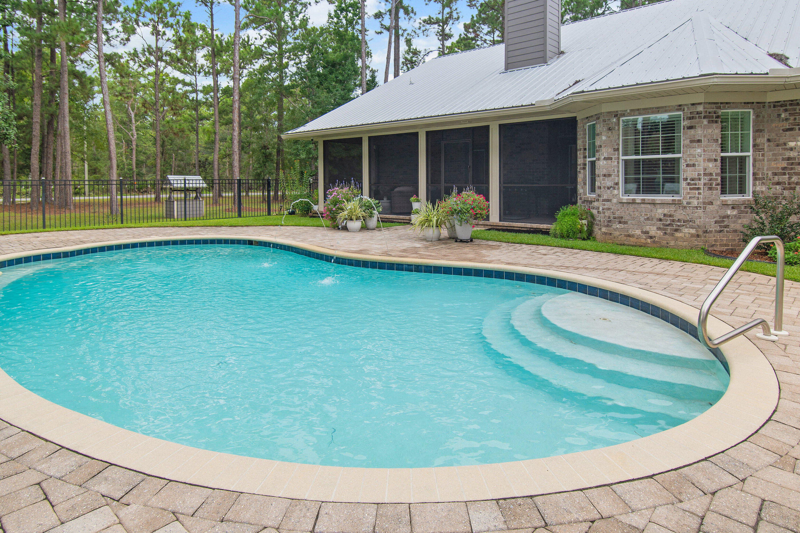 BAY GROVE - Residential