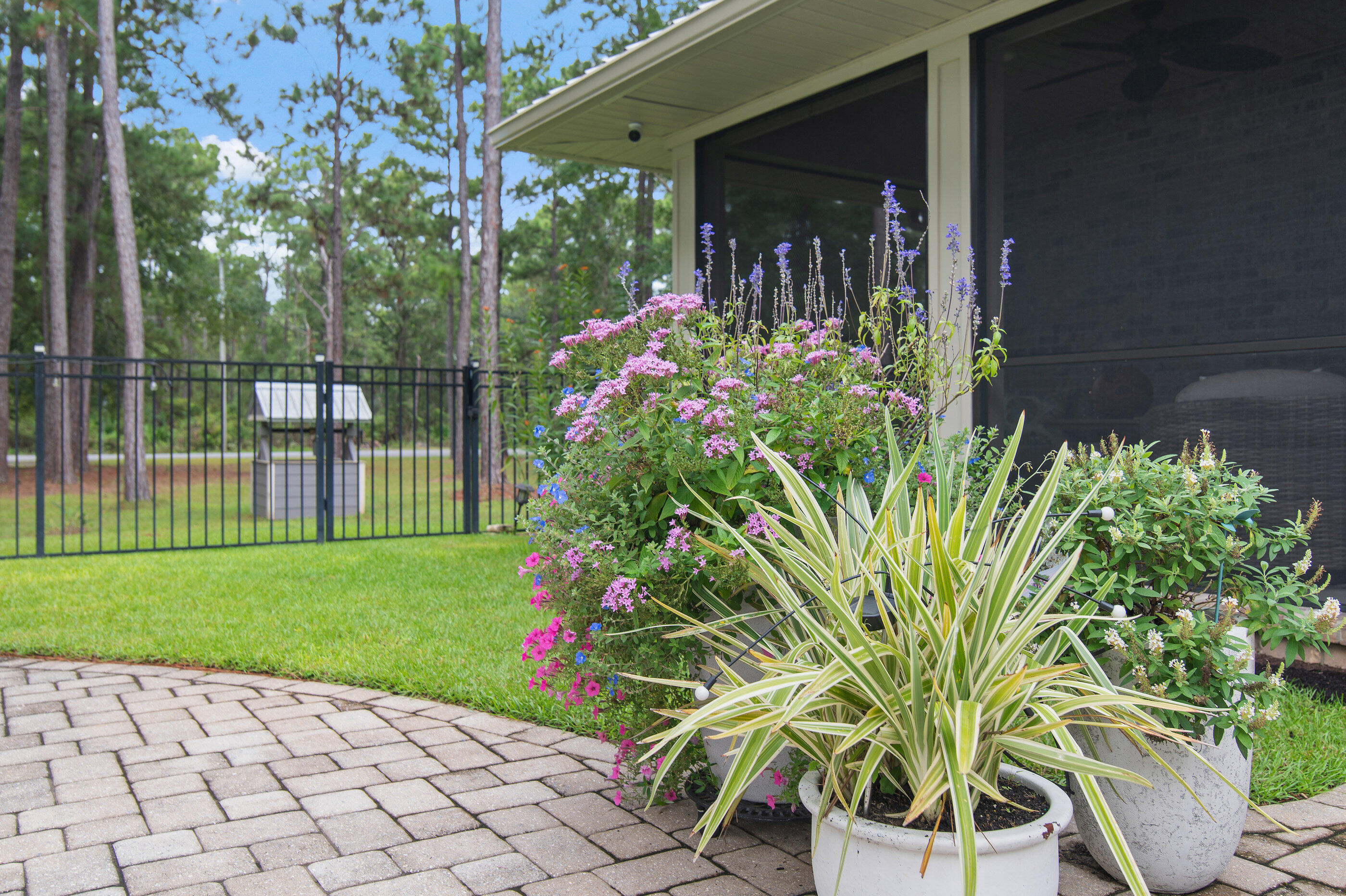 BAY GROVE - Residential