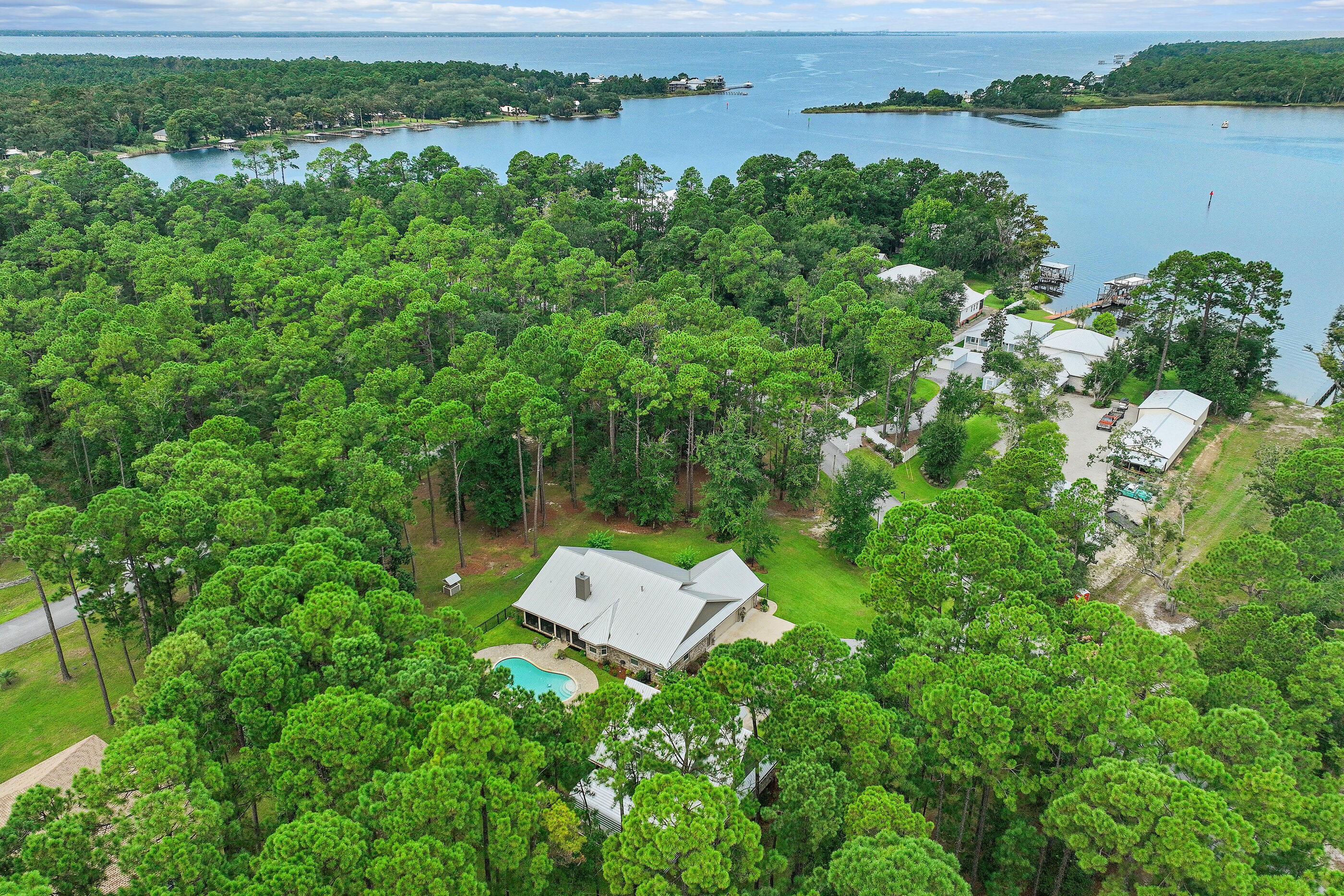 BAY GROVE - Residential