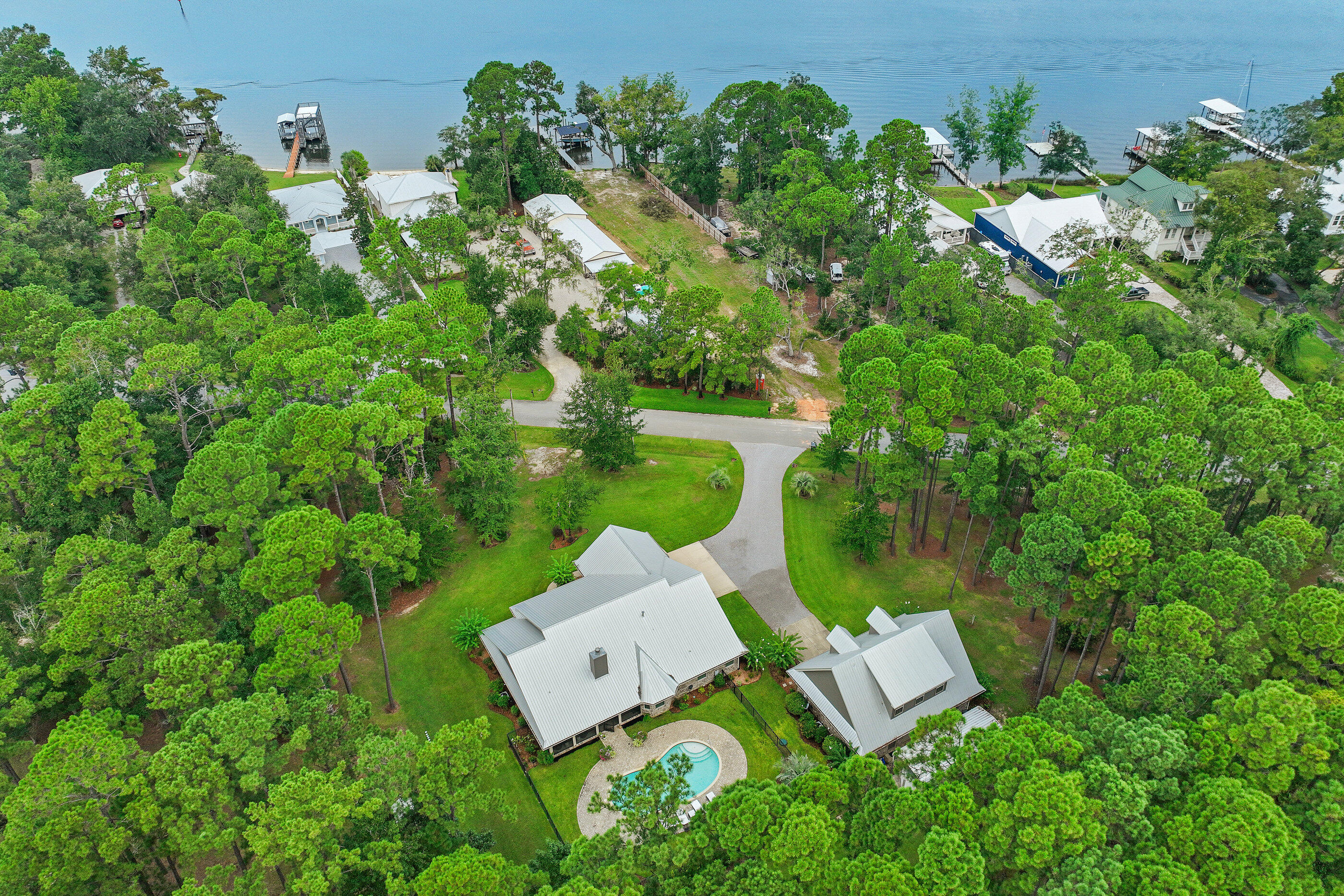 BAY GROVE - Residential