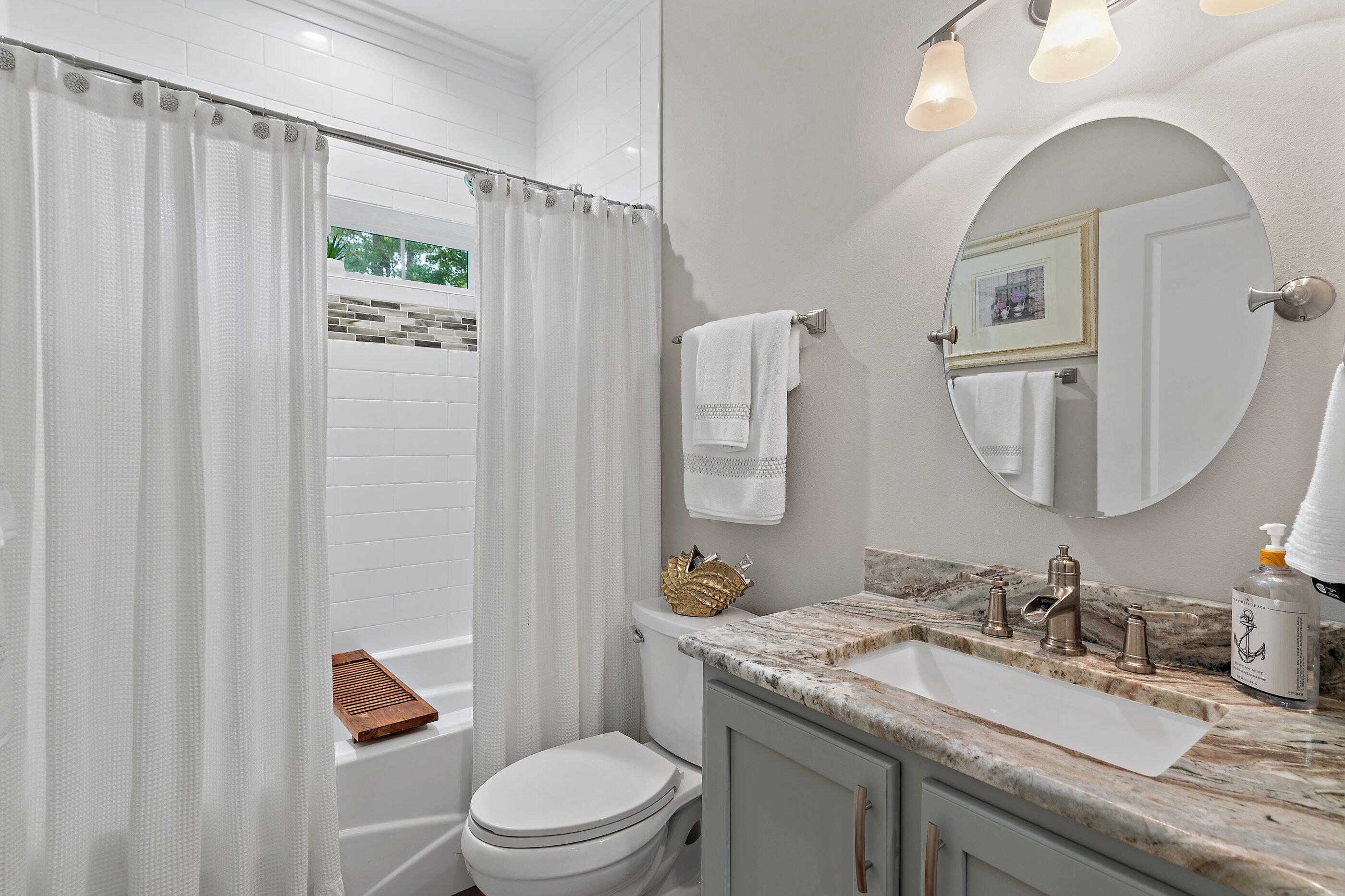 BAY GROVE - Residential
