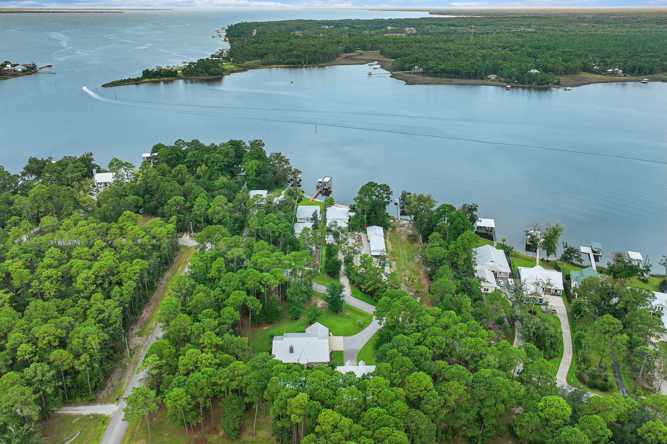 BAY GROVE - Residential
