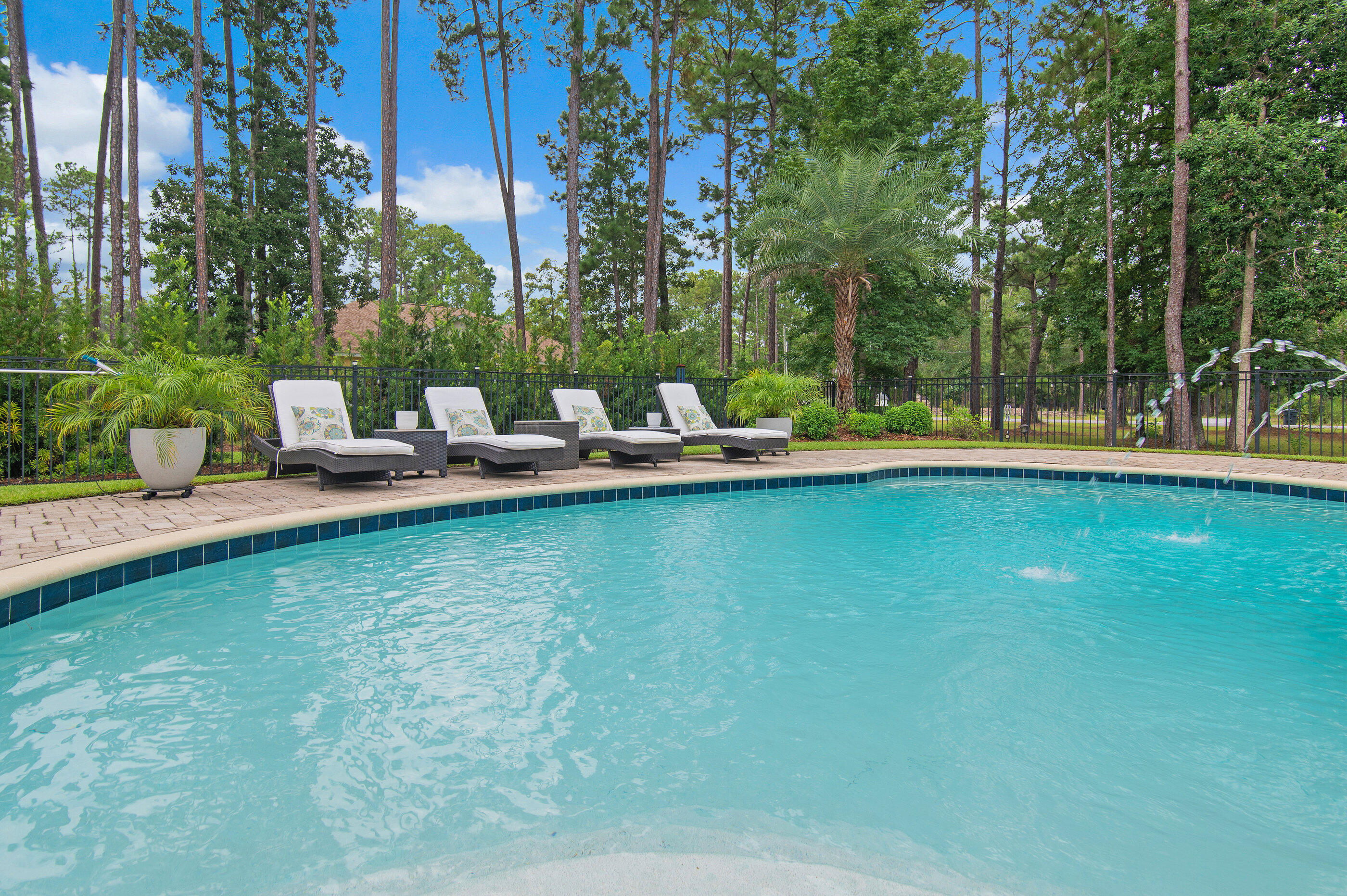 BAY GROVE - Residential