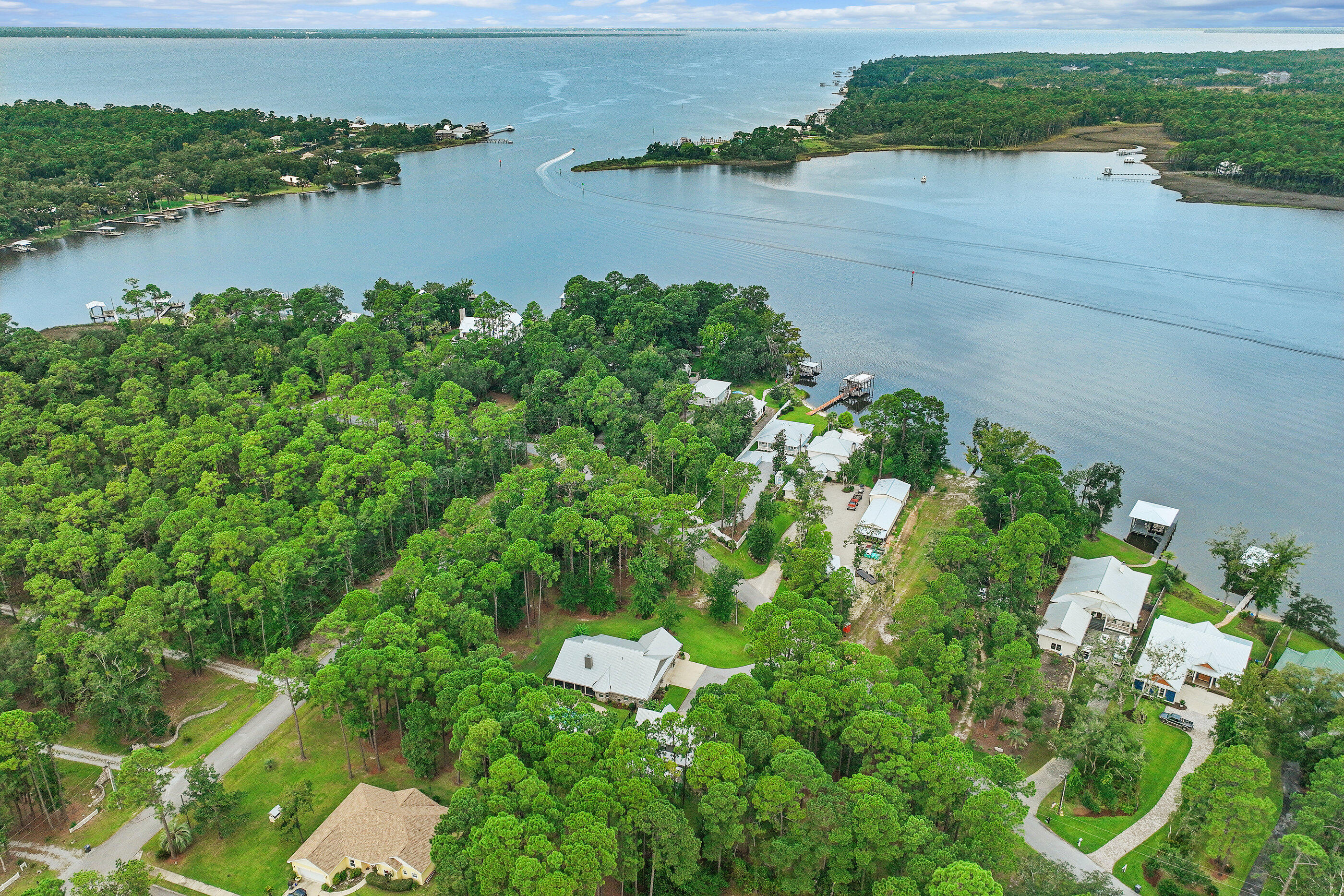 BAY GROVE - Residential