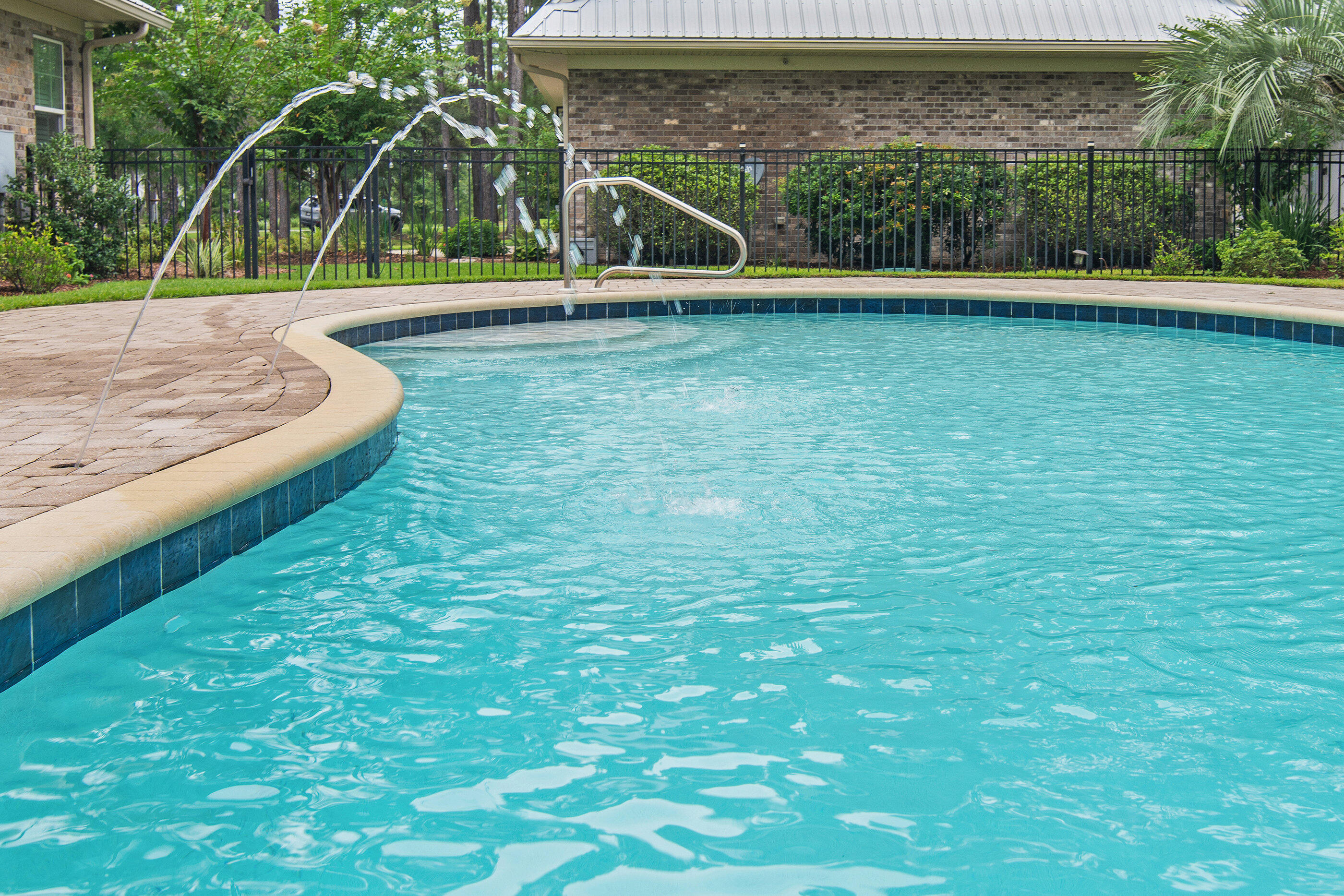 BAY GROVE - Residential