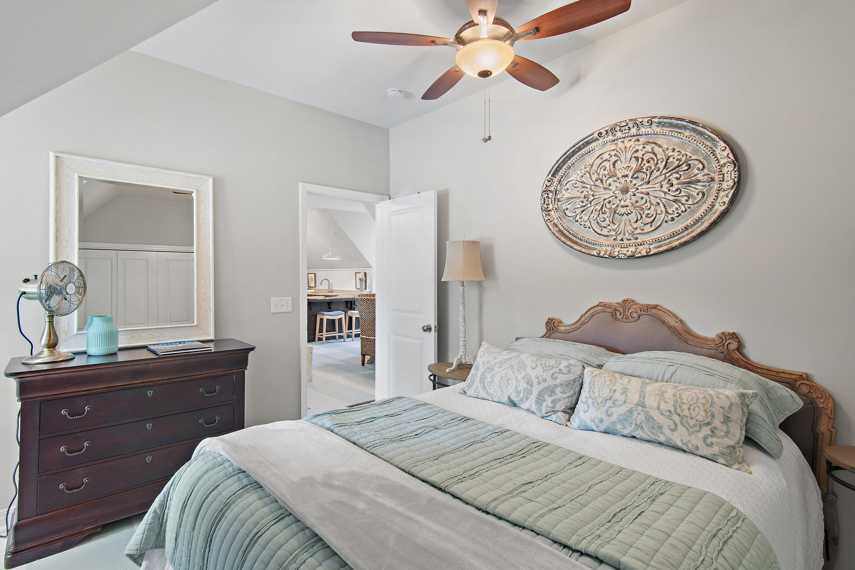 BAY GROVE - Residential