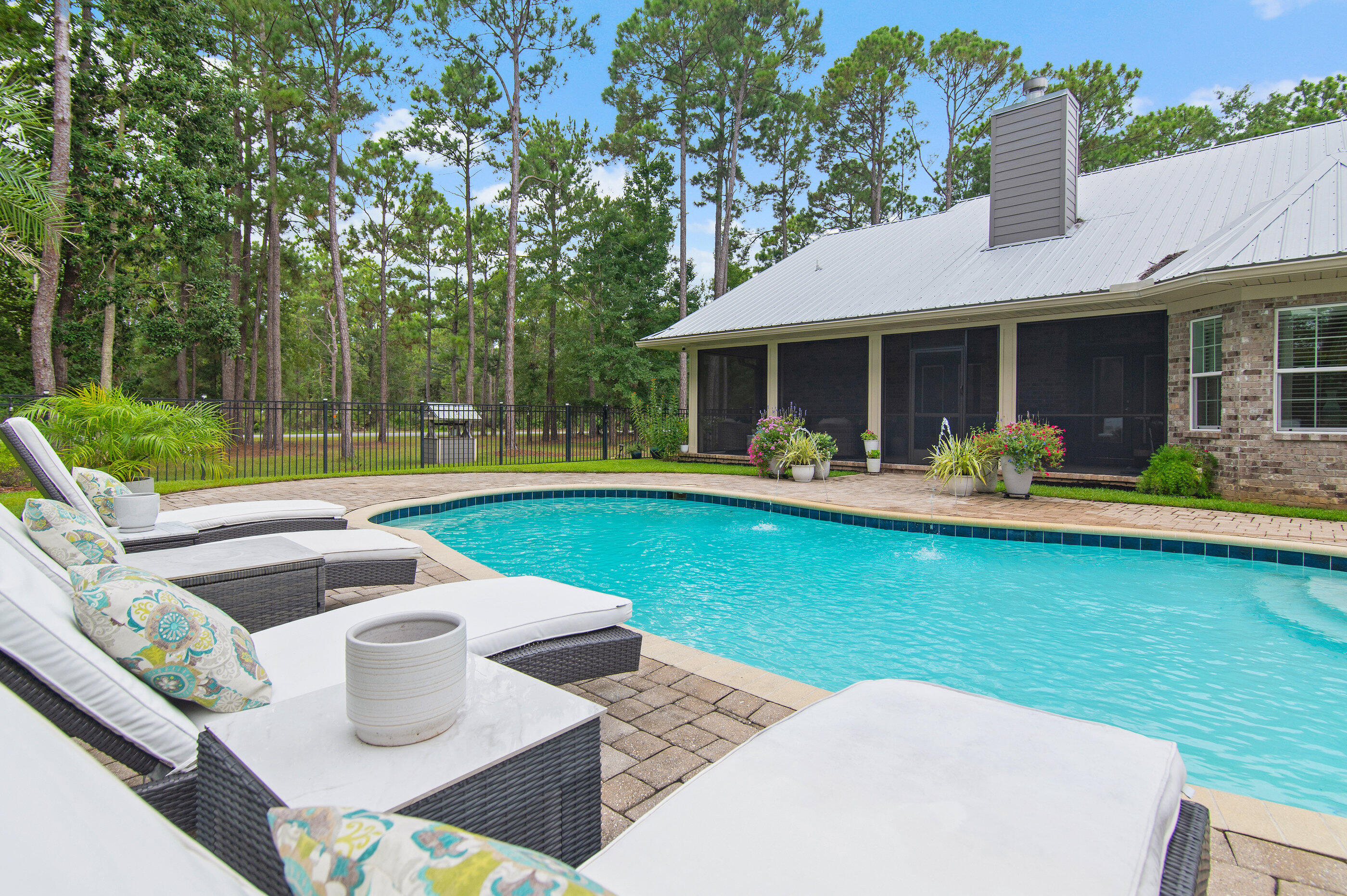 BAY GROVE - Residential