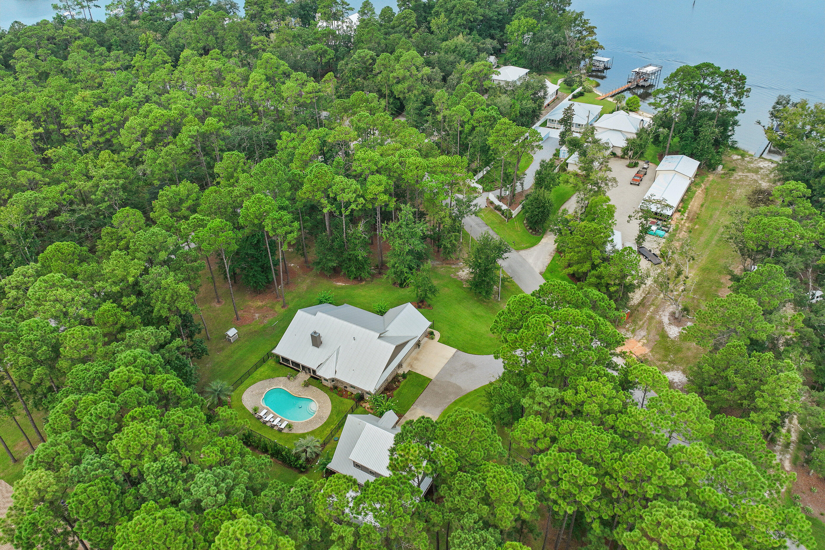 BAY GROVE - Residential