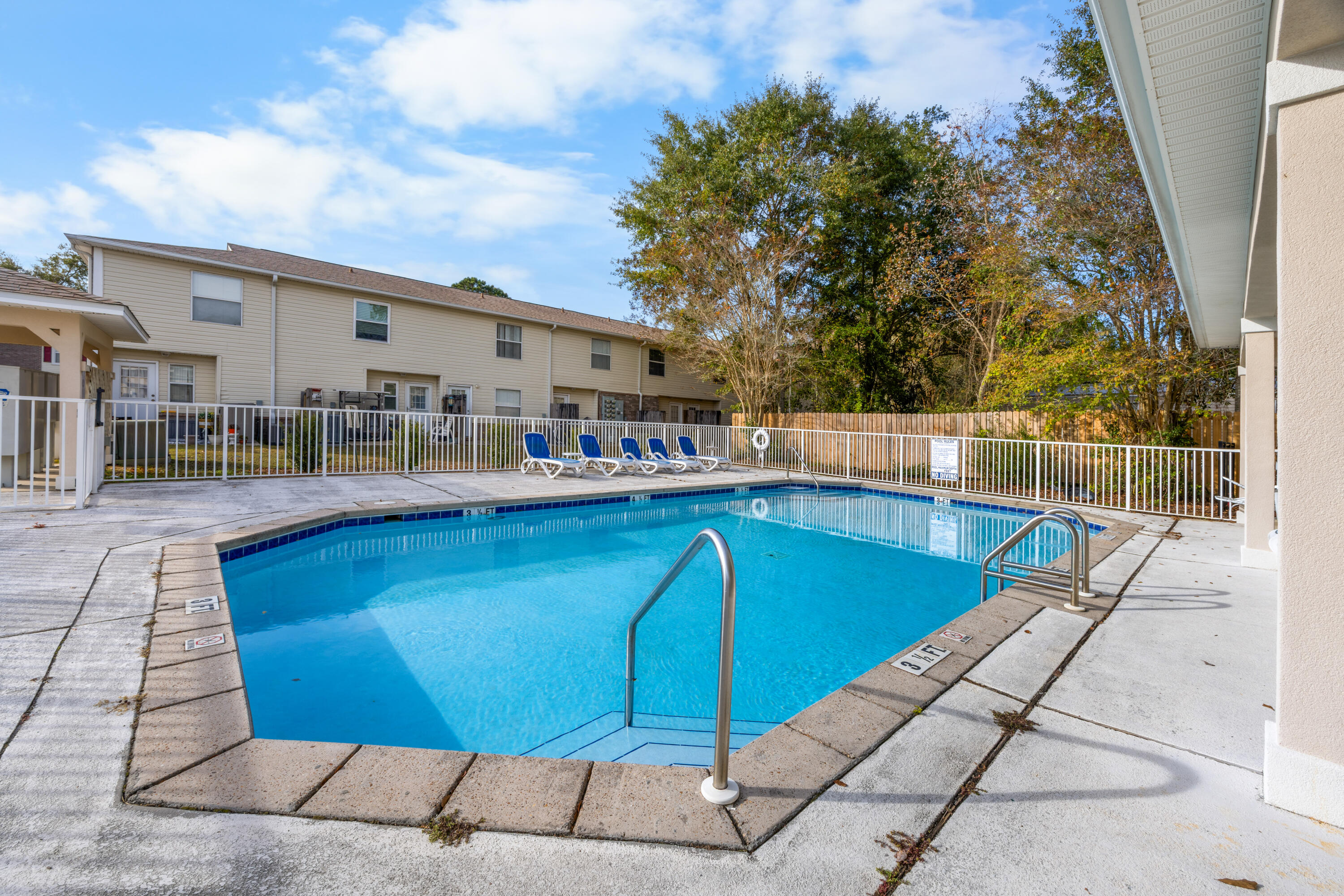 SHAY LIN T/H - Residential Lease