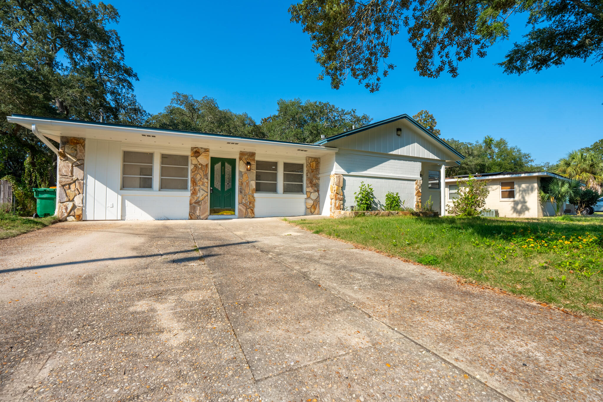 GARNIERS BEACH 2ND - Residential