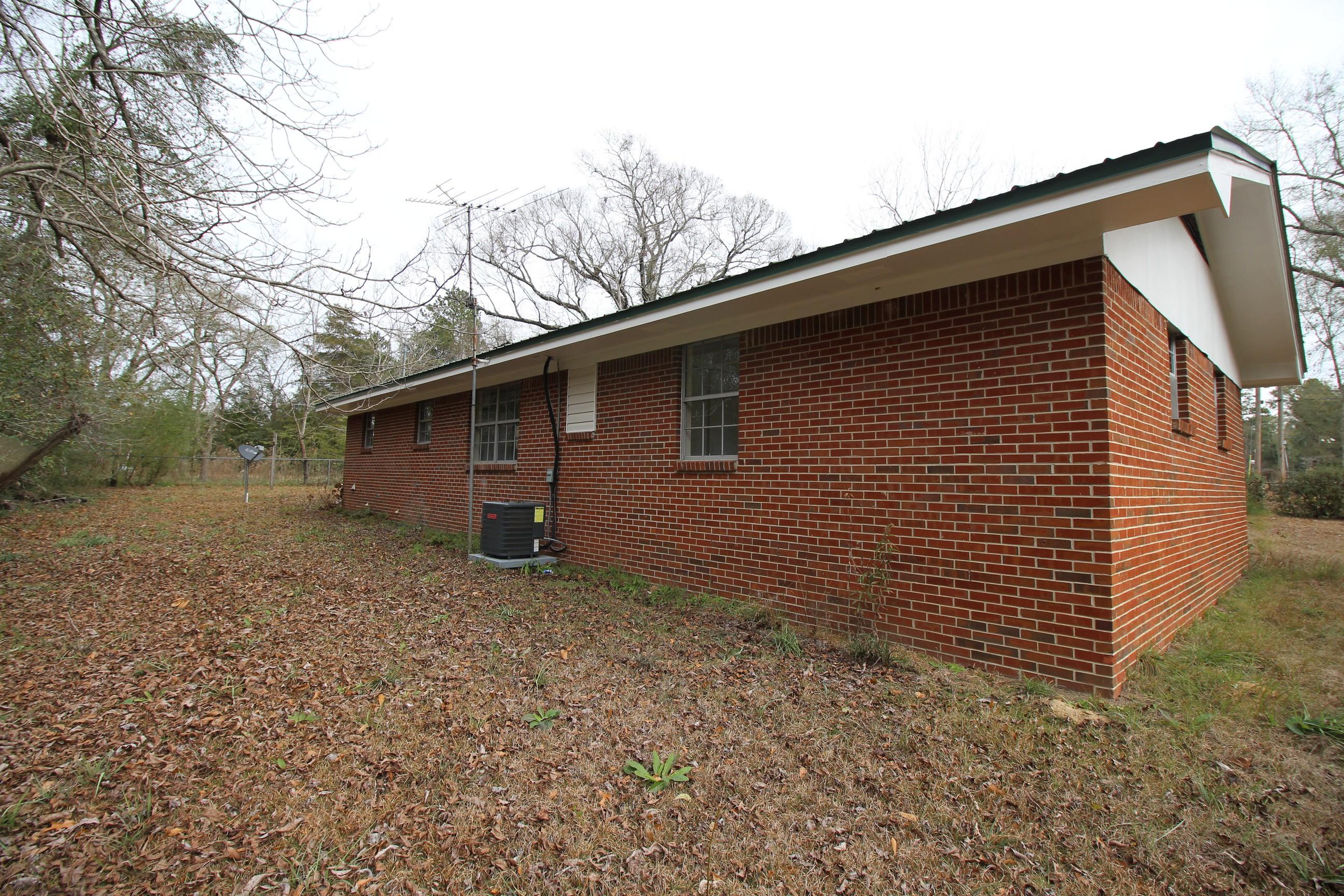 NO RECORDED SUBDIVISION - Residential