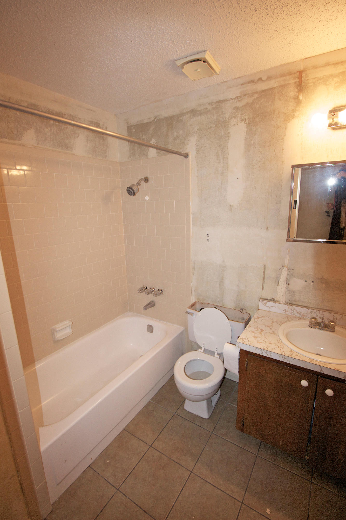 TEN LAKE ESTATES UNIT 2 - Residential