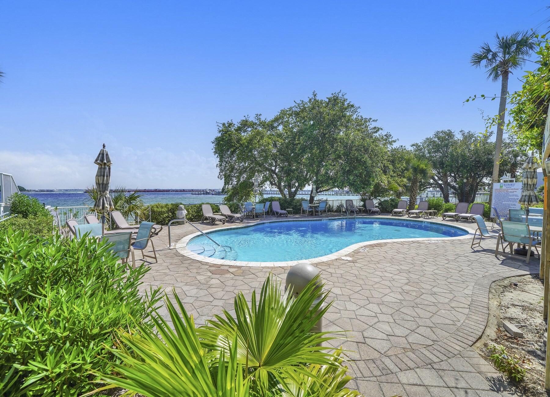 DESTIN WEST BEACH & BAY RESORT-GULFSIDE - Residential