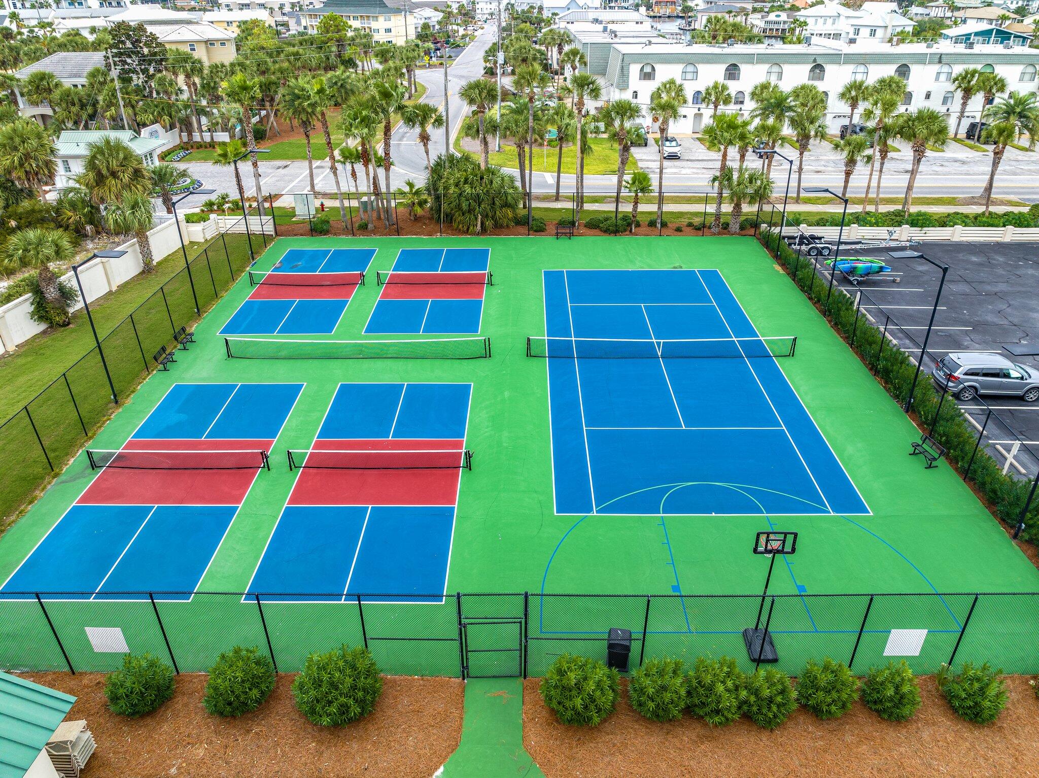 ISLANDER CONDO - Residential