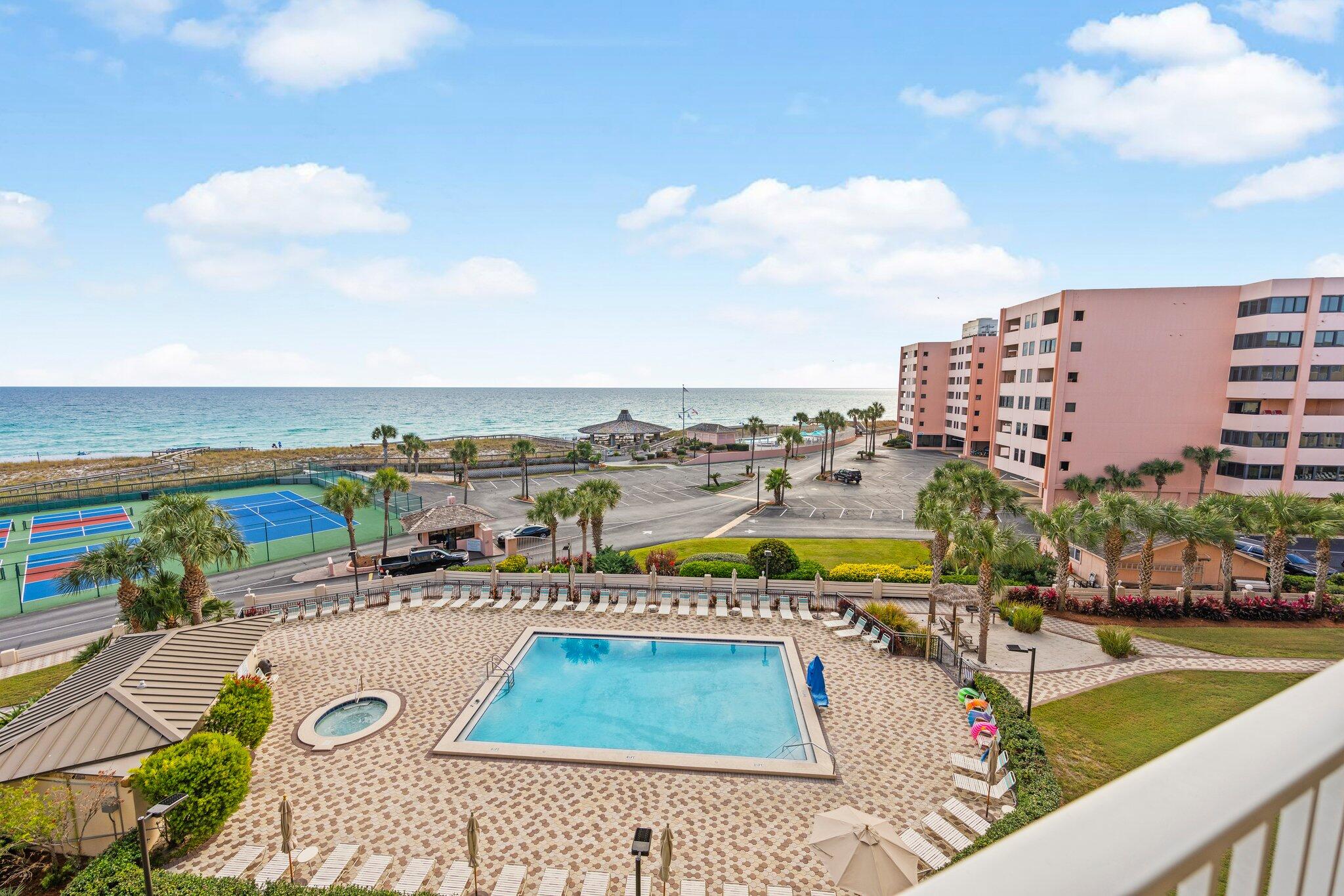 ISLANDER CONDO - Residential