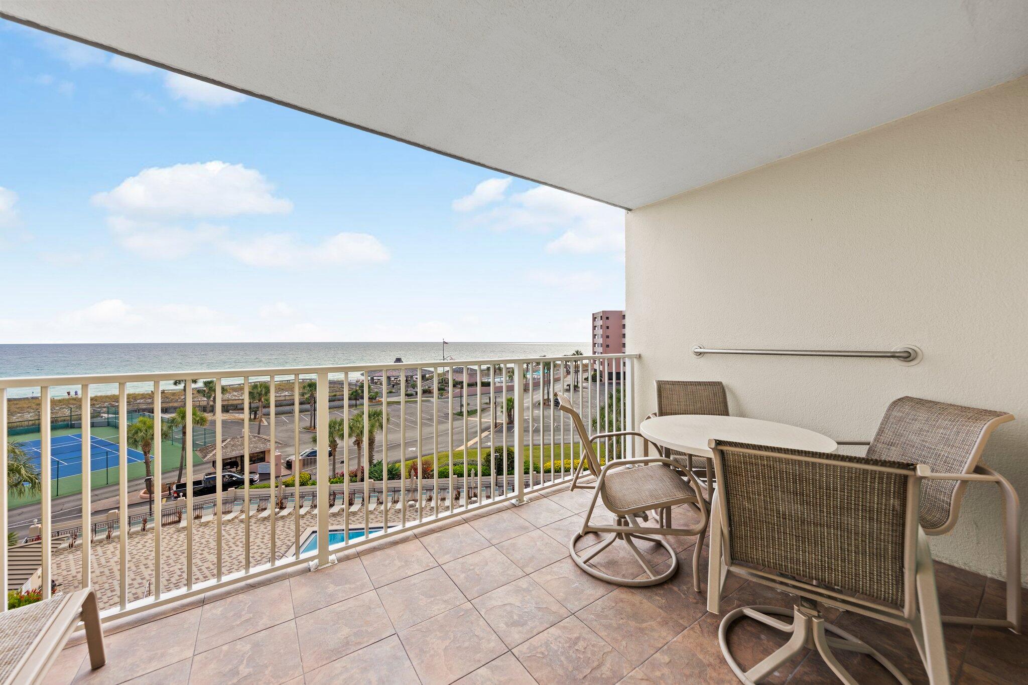 ISLANDER CONDO - Residential