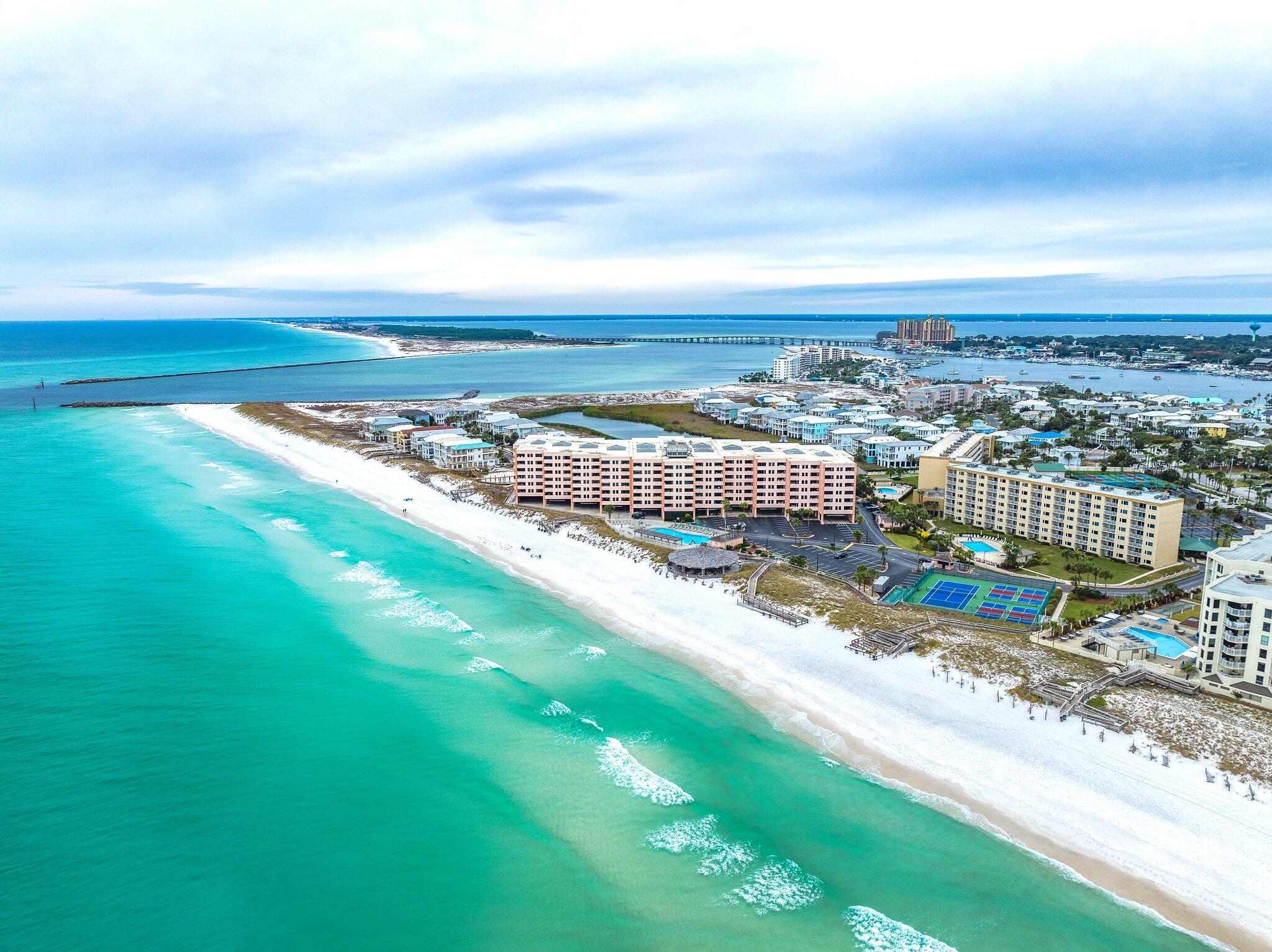 ISLANDER CONDO - Residential