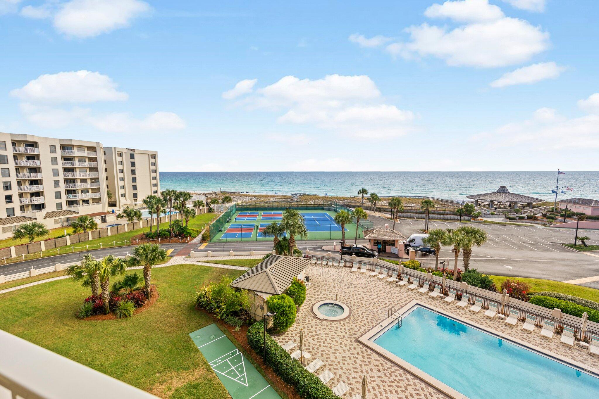 ISLANDER CONDO - Residential