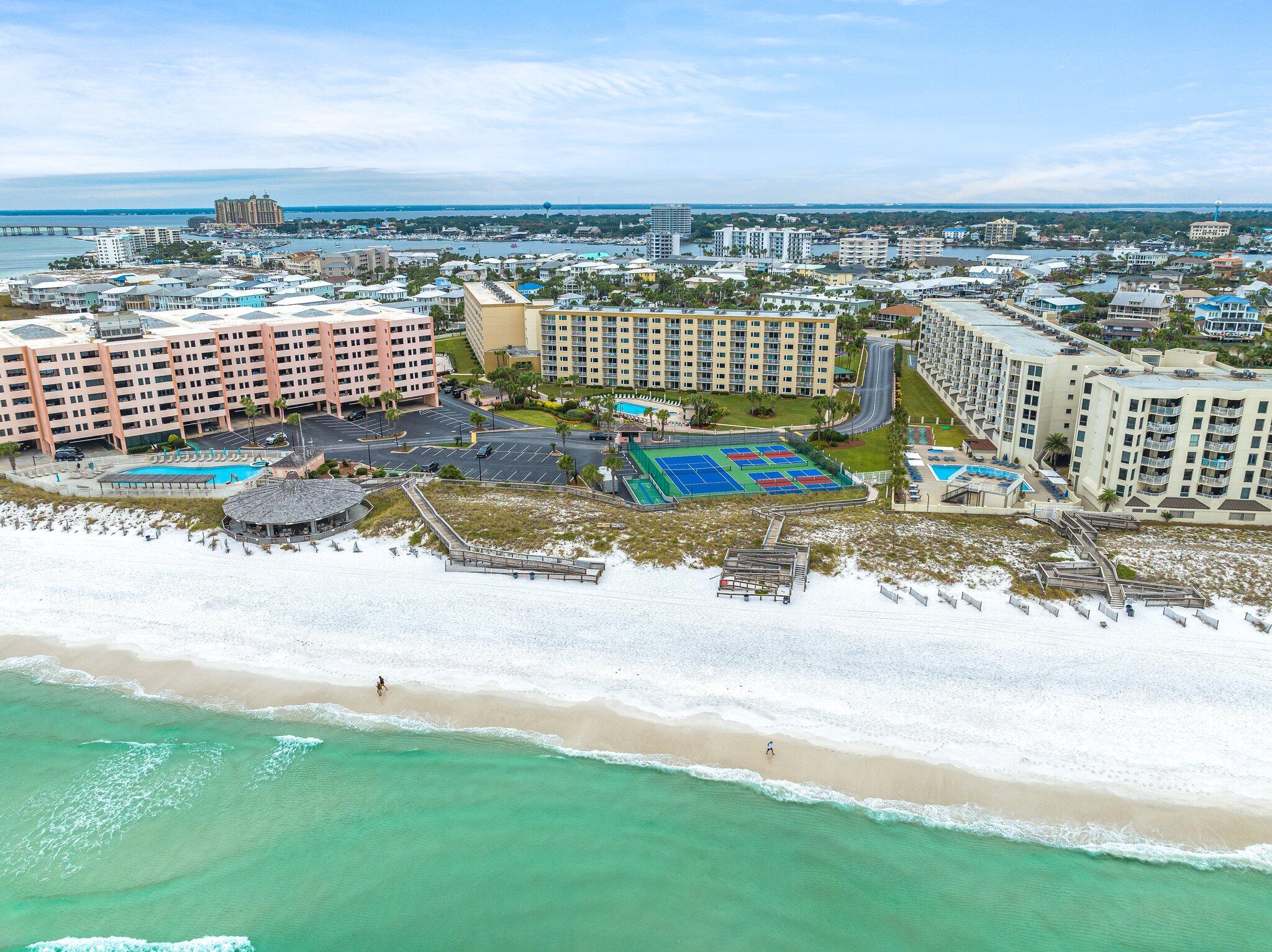 ISLANDER CONDO - Residential
