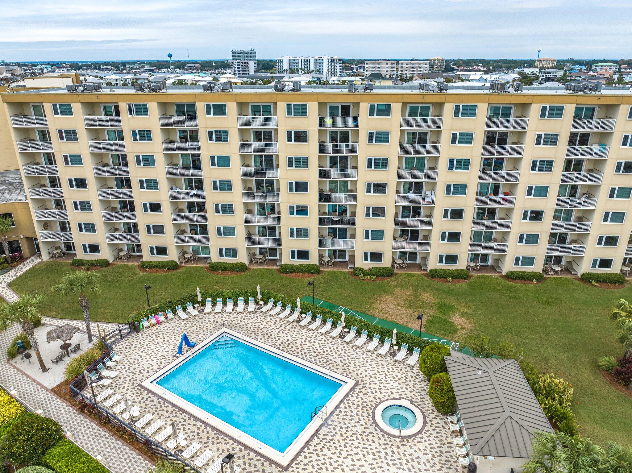 ISLANDER CONDO - Residential