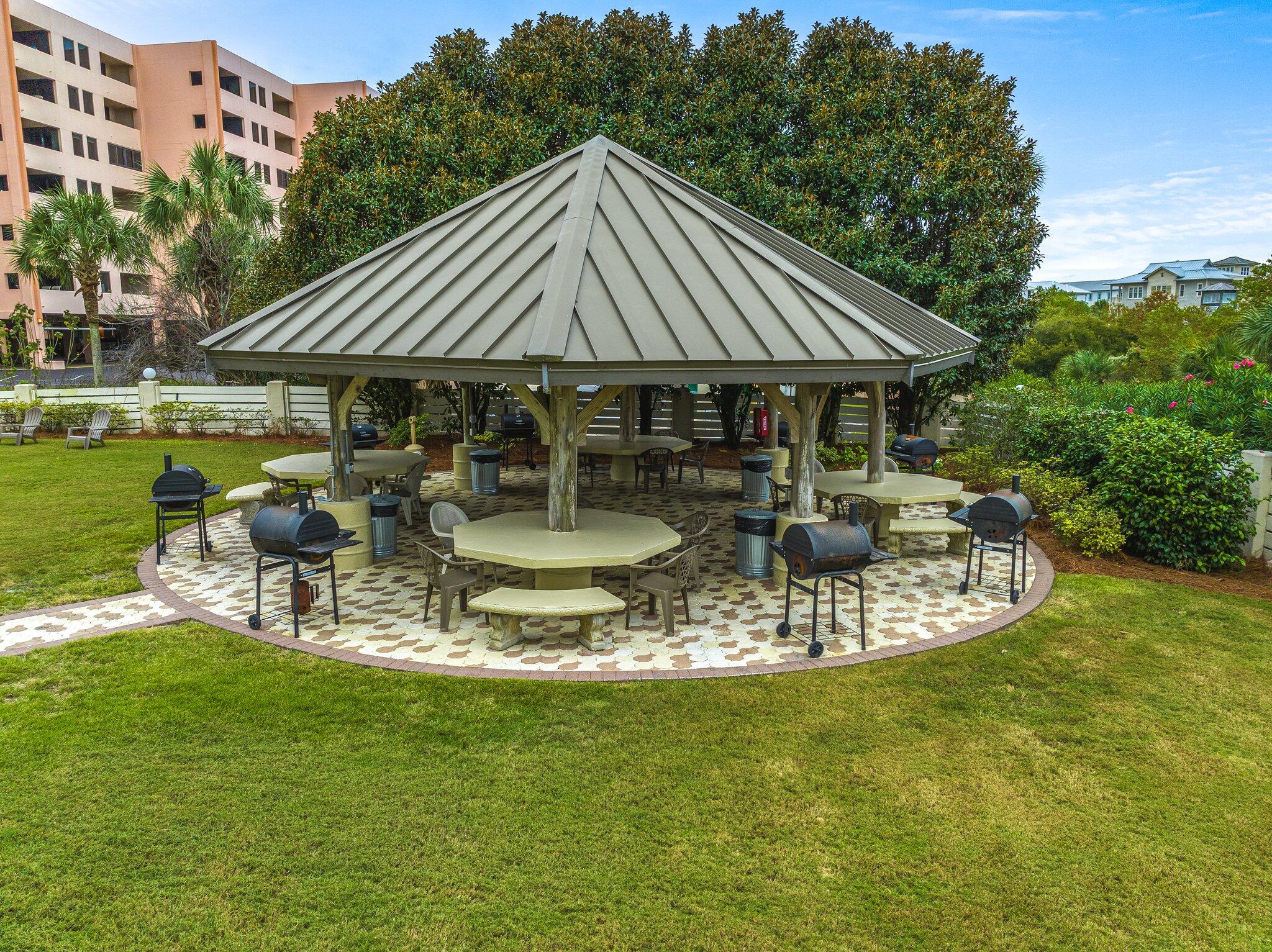 ISLANDER CONDO - Residential