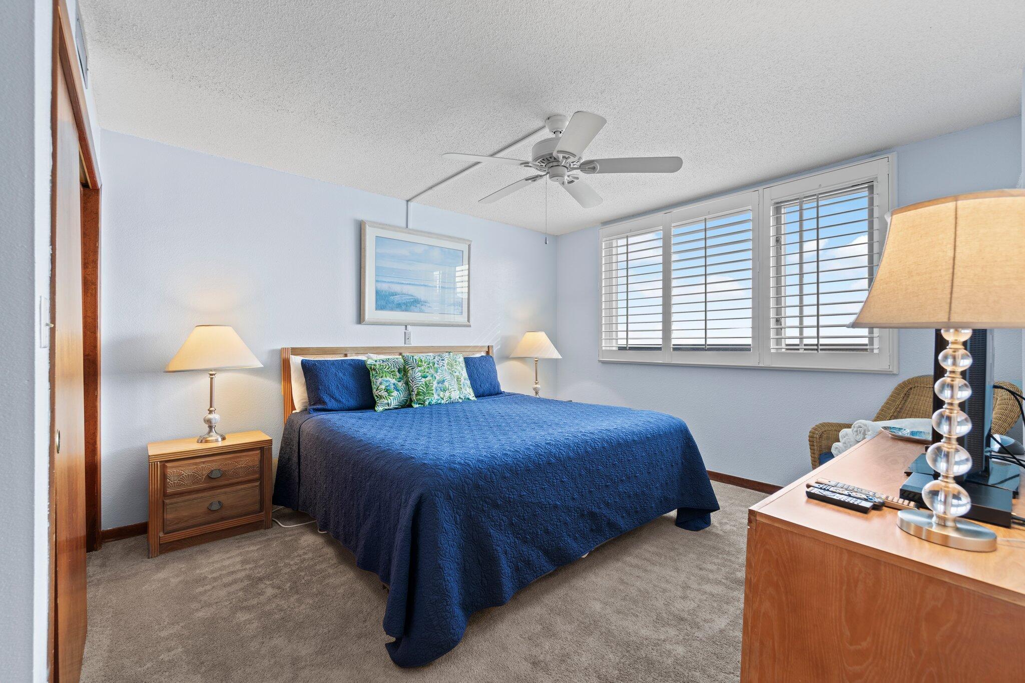ISLANDER CONDO - Residential