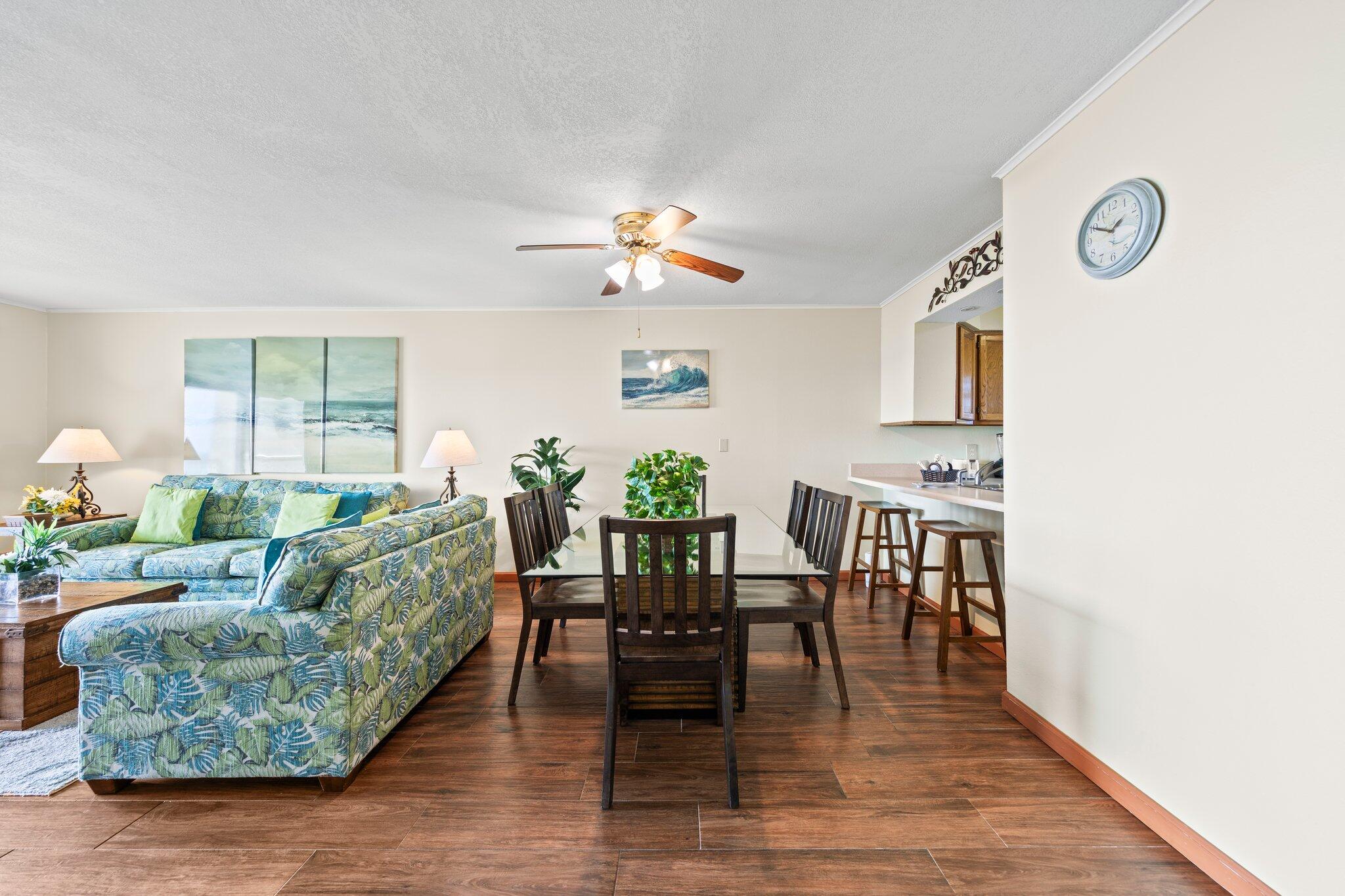 ISLANDER CONDO - Residential