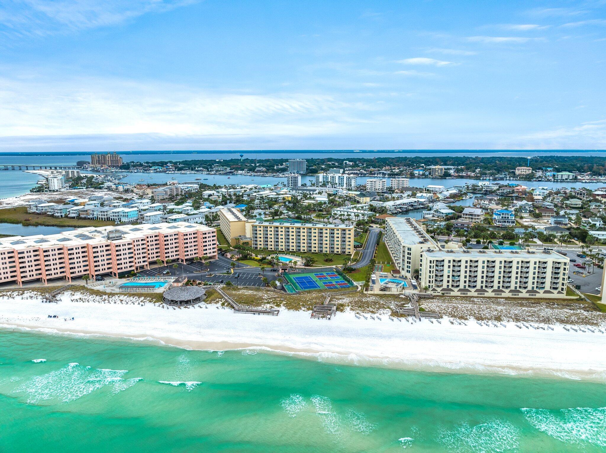 ISLANDER CONDO - Residential