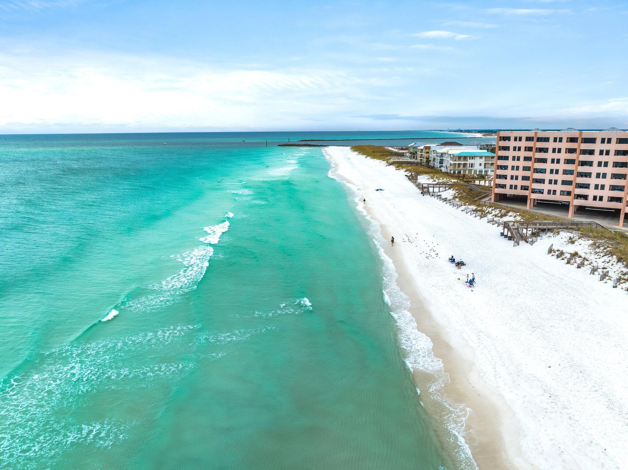 ISLANDER CONDO - Residential