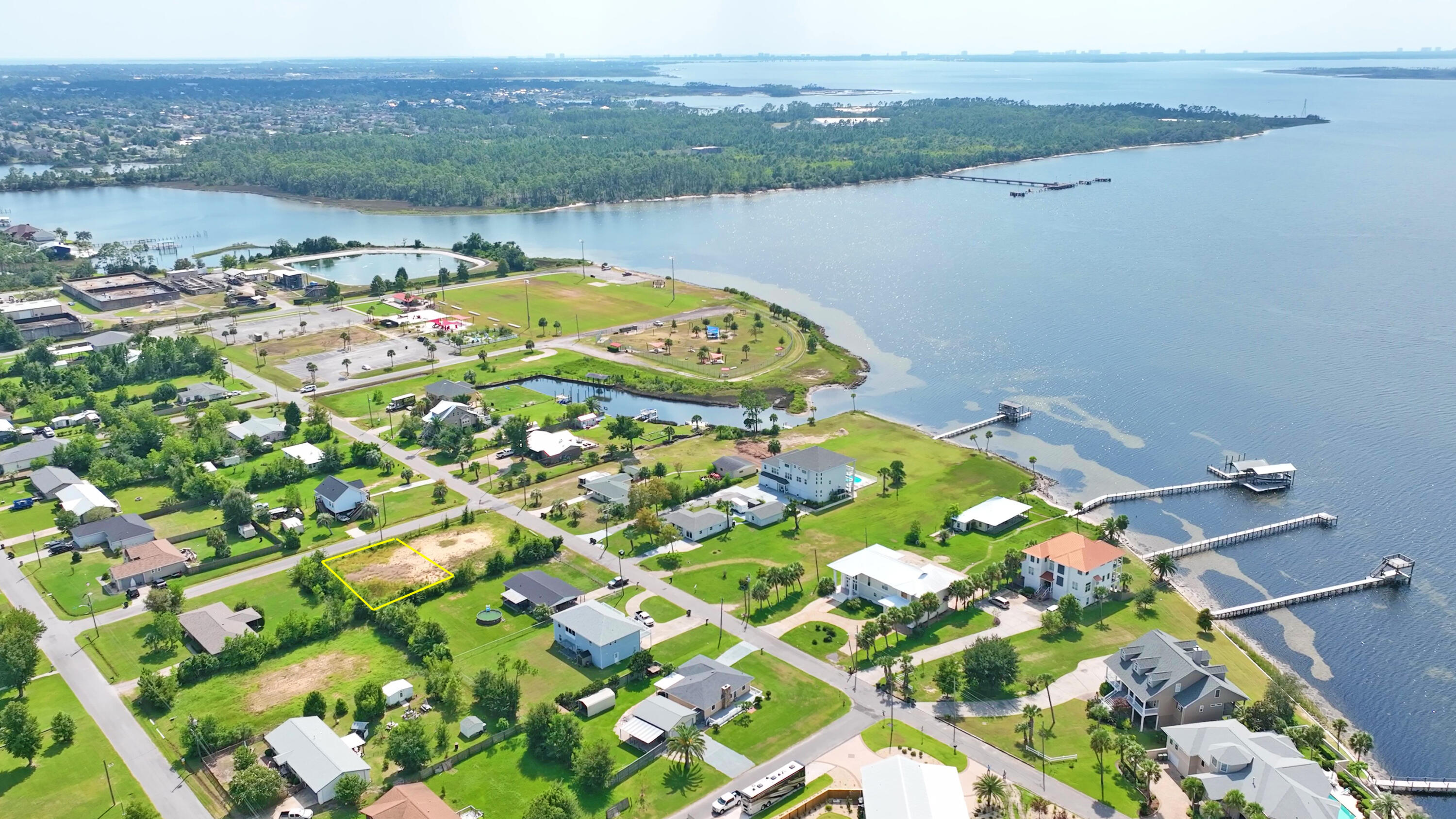 NO RECORDED SUBDIVISION - Land