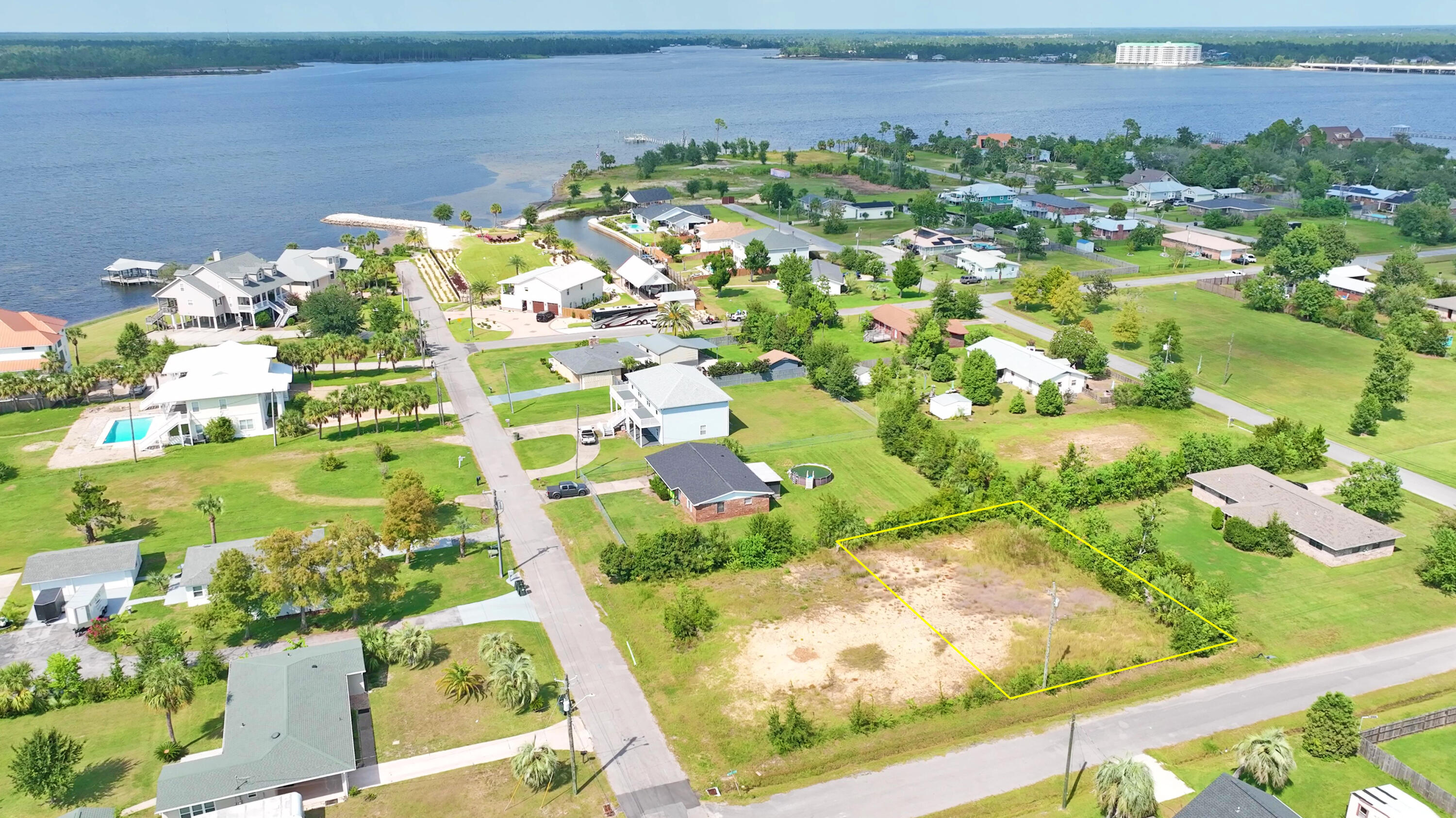 NO RECORDED SUBDIVISION - Land