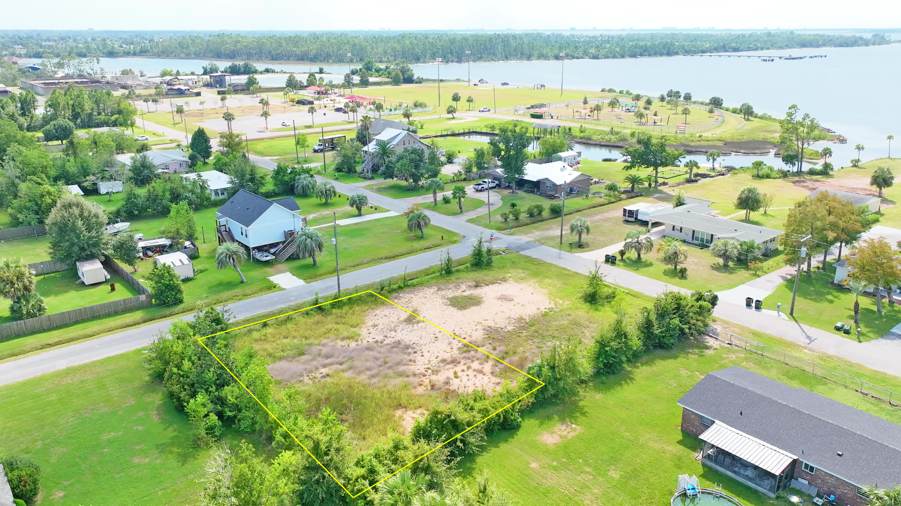 NO RECORDED SUBDIVISION - Land