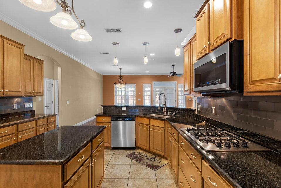 FIELD AT THE WOODLANDS - Residential Lease