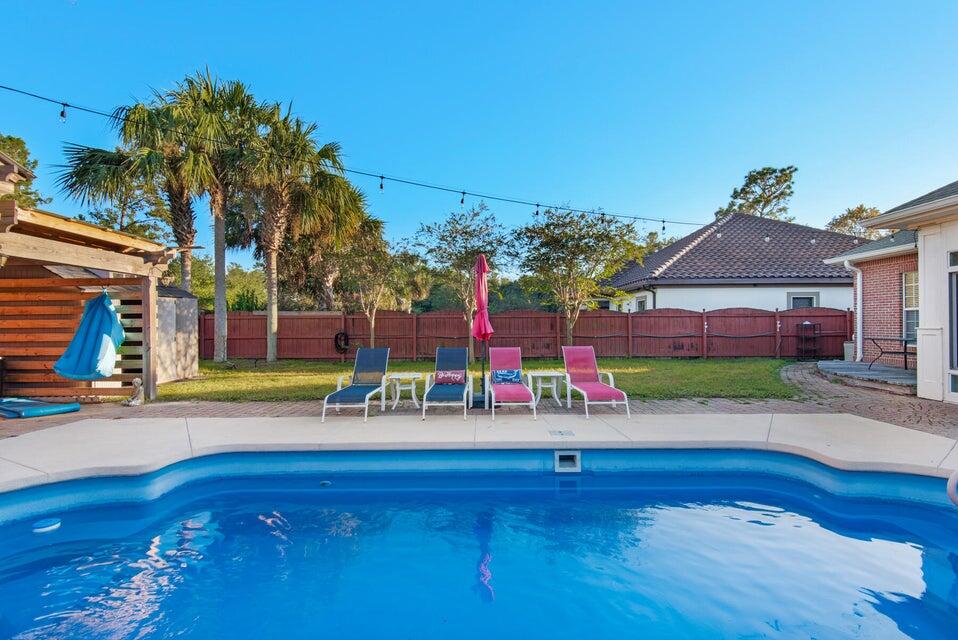 FIELD AT THE WOODLANDS - Residential Lease