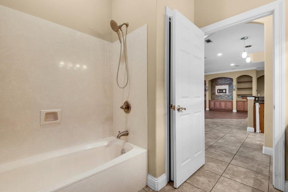 FIELD AT THE WOODLANDS - Residential Lease