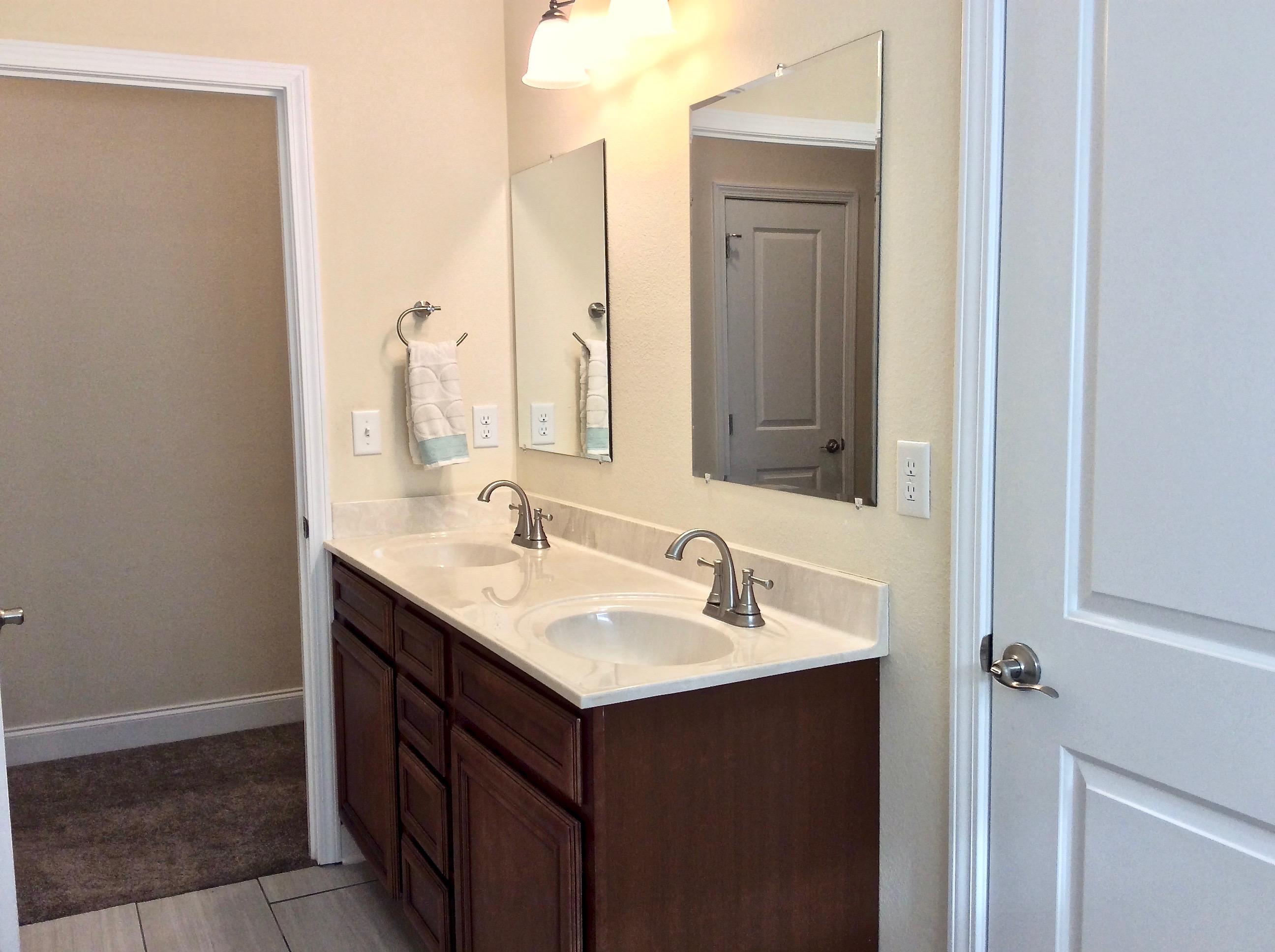 RE-S/D PART ELLIOTT PT LOT 9 BLK E - Residential